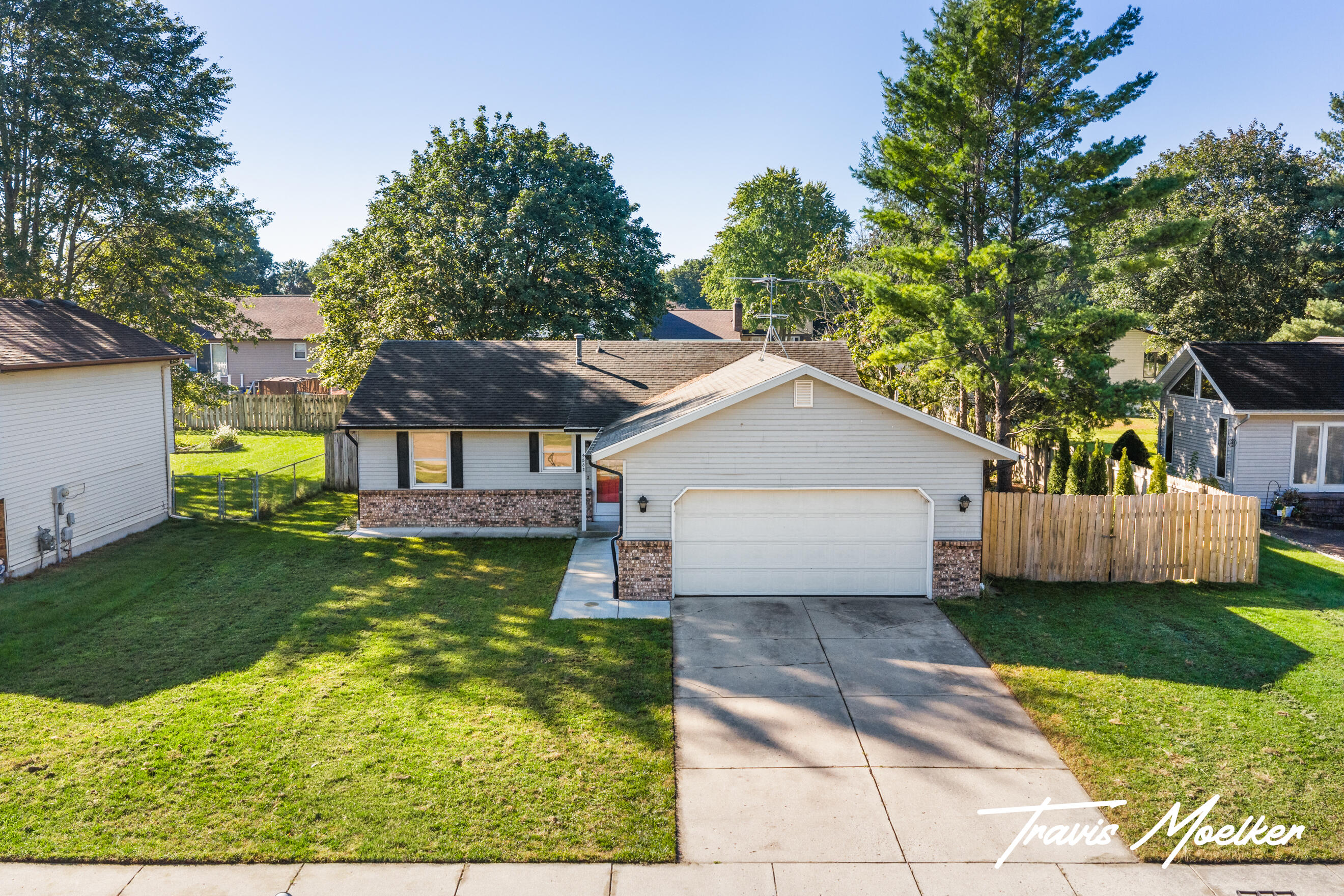 4582 Sutton Place SW — photo