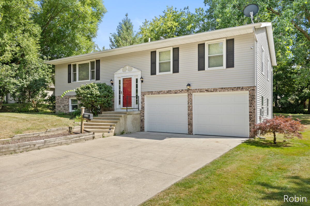2210 Skyline Drive NW — photo