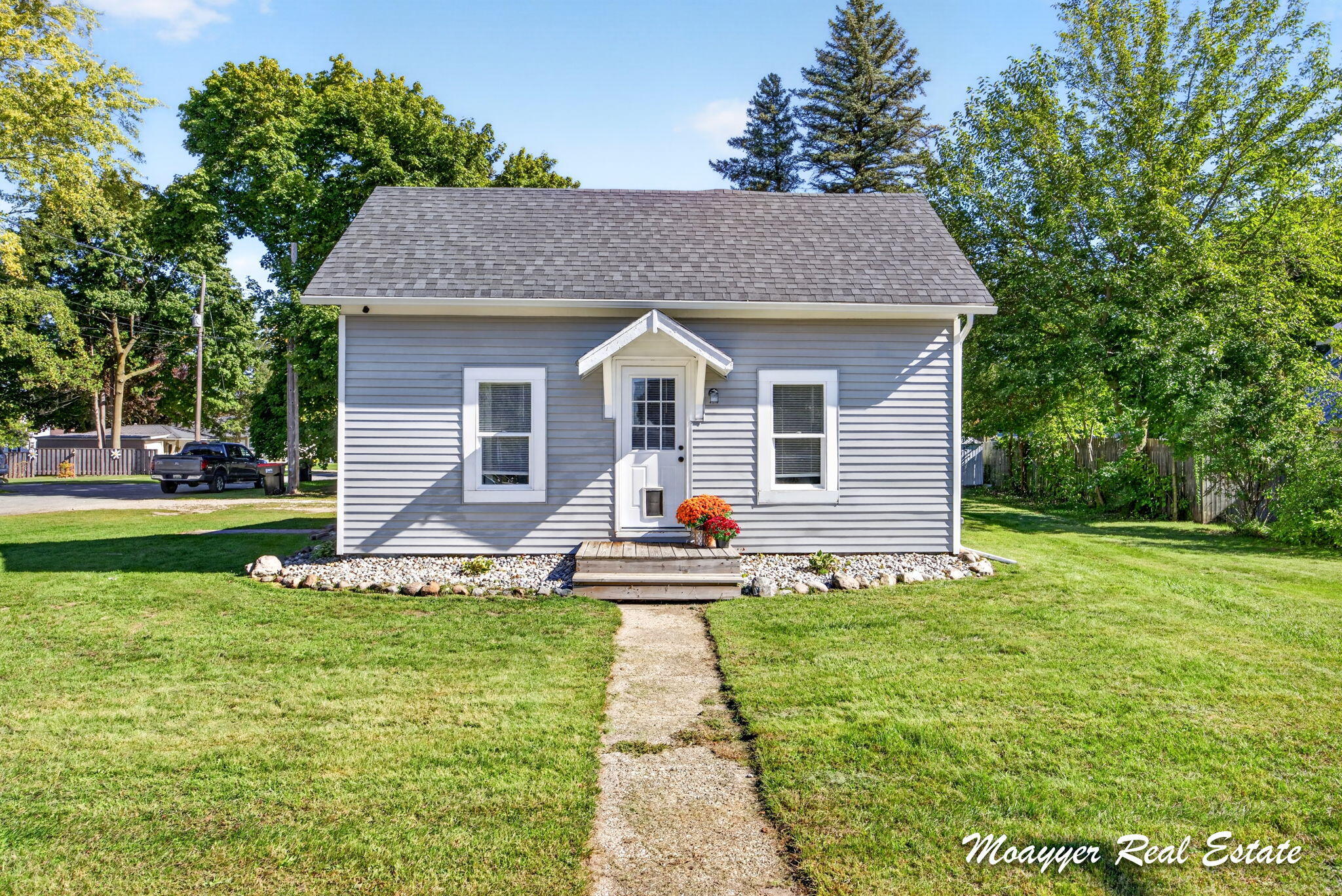 705 Washington Street — photo
