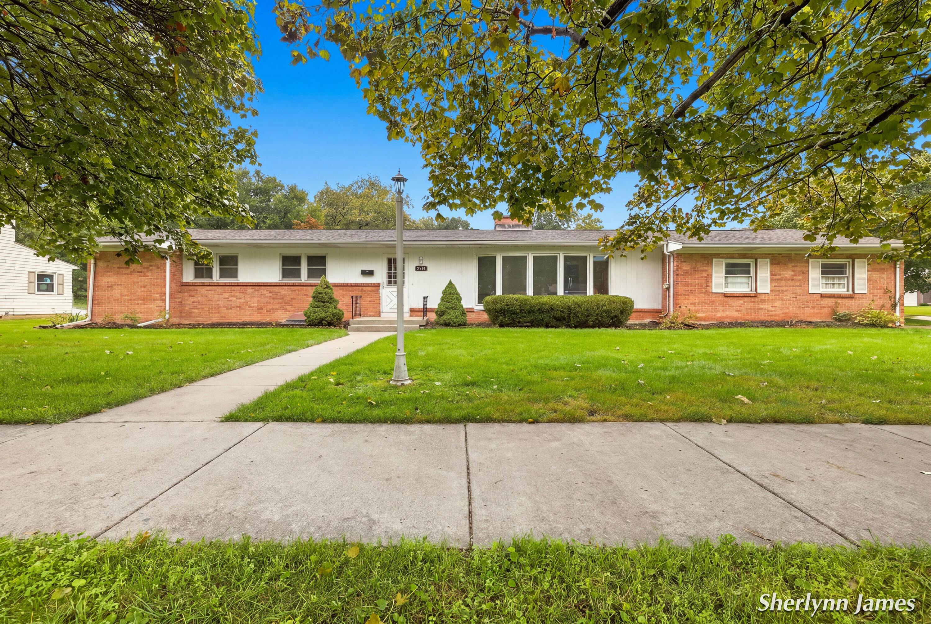 2714 Brooklane Avenue SE — photo
