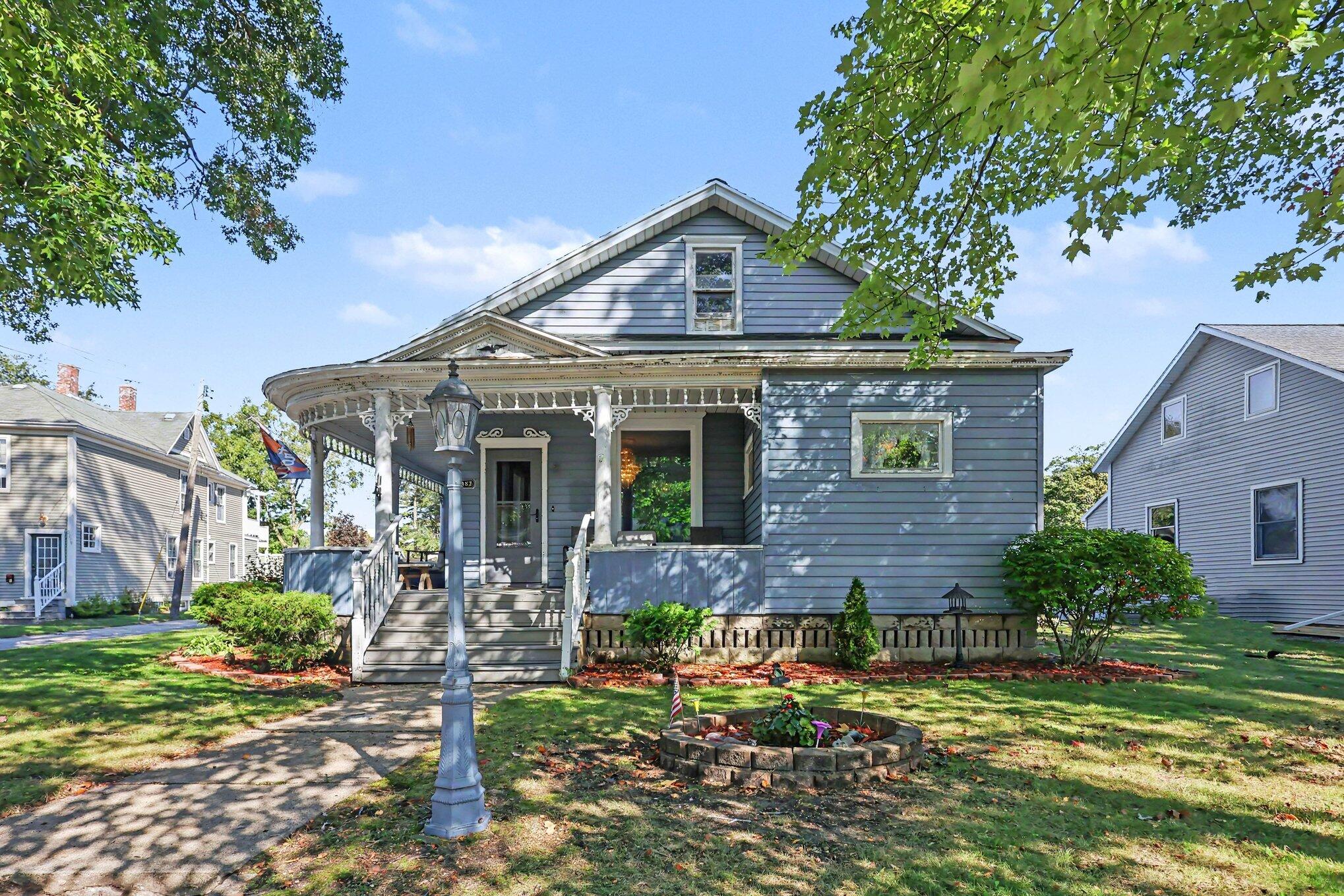 2082 Torrent Street — photo