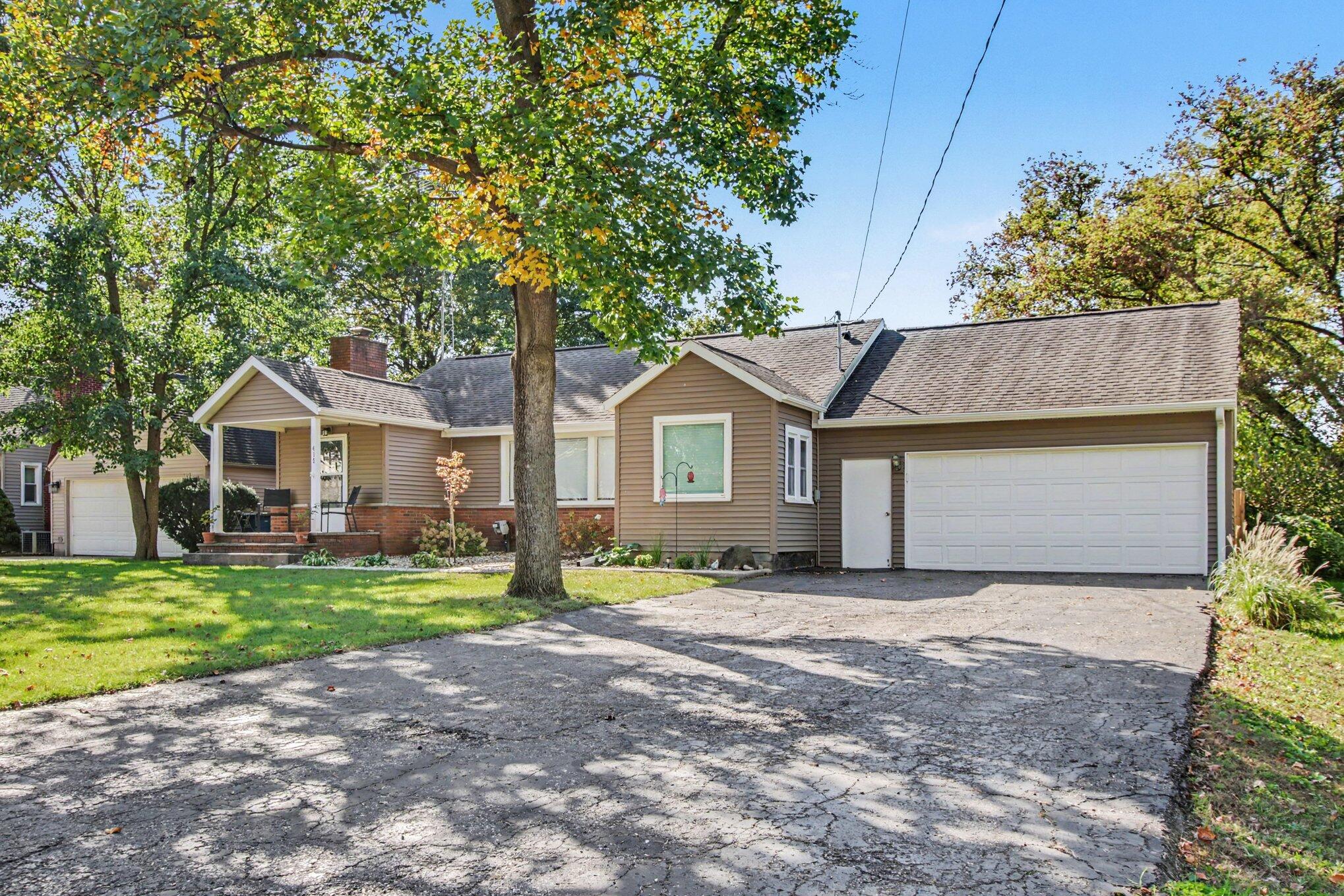 415 Douglas Drive, Decatur, MI 49045 — photo 2