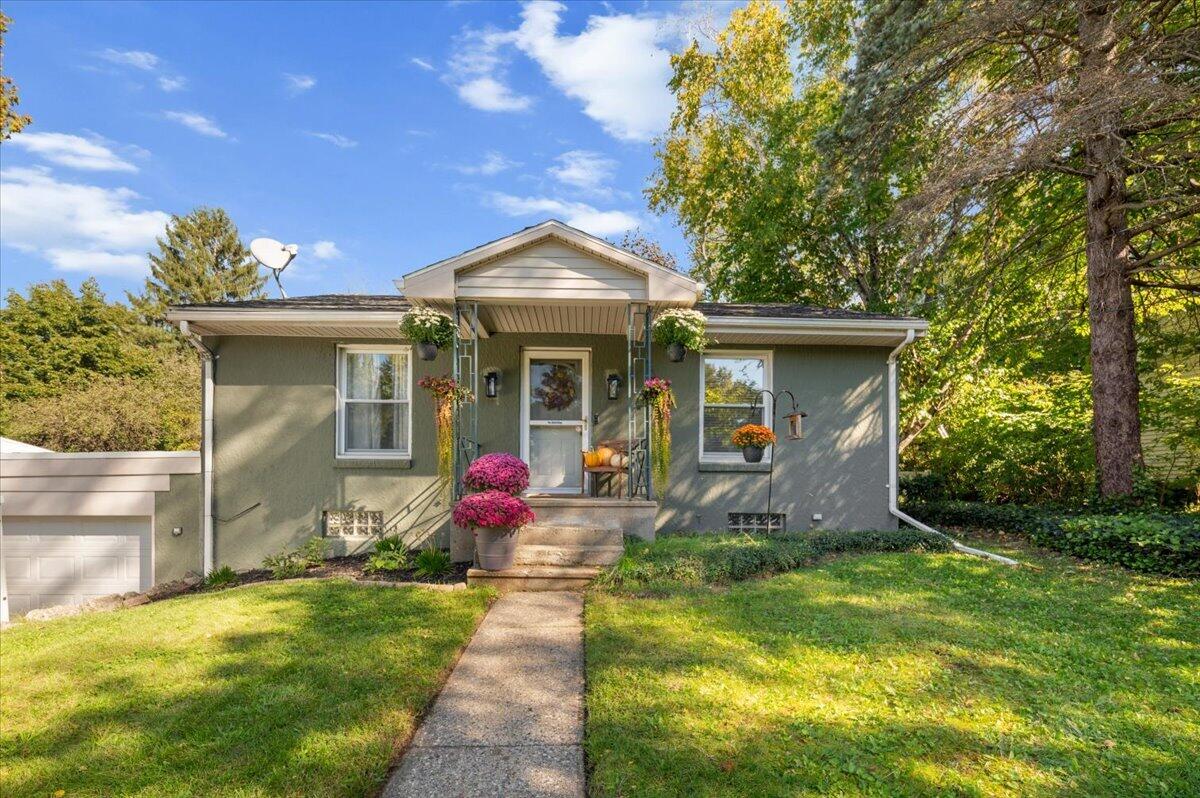 2926 Cheney Avenue NE — photo