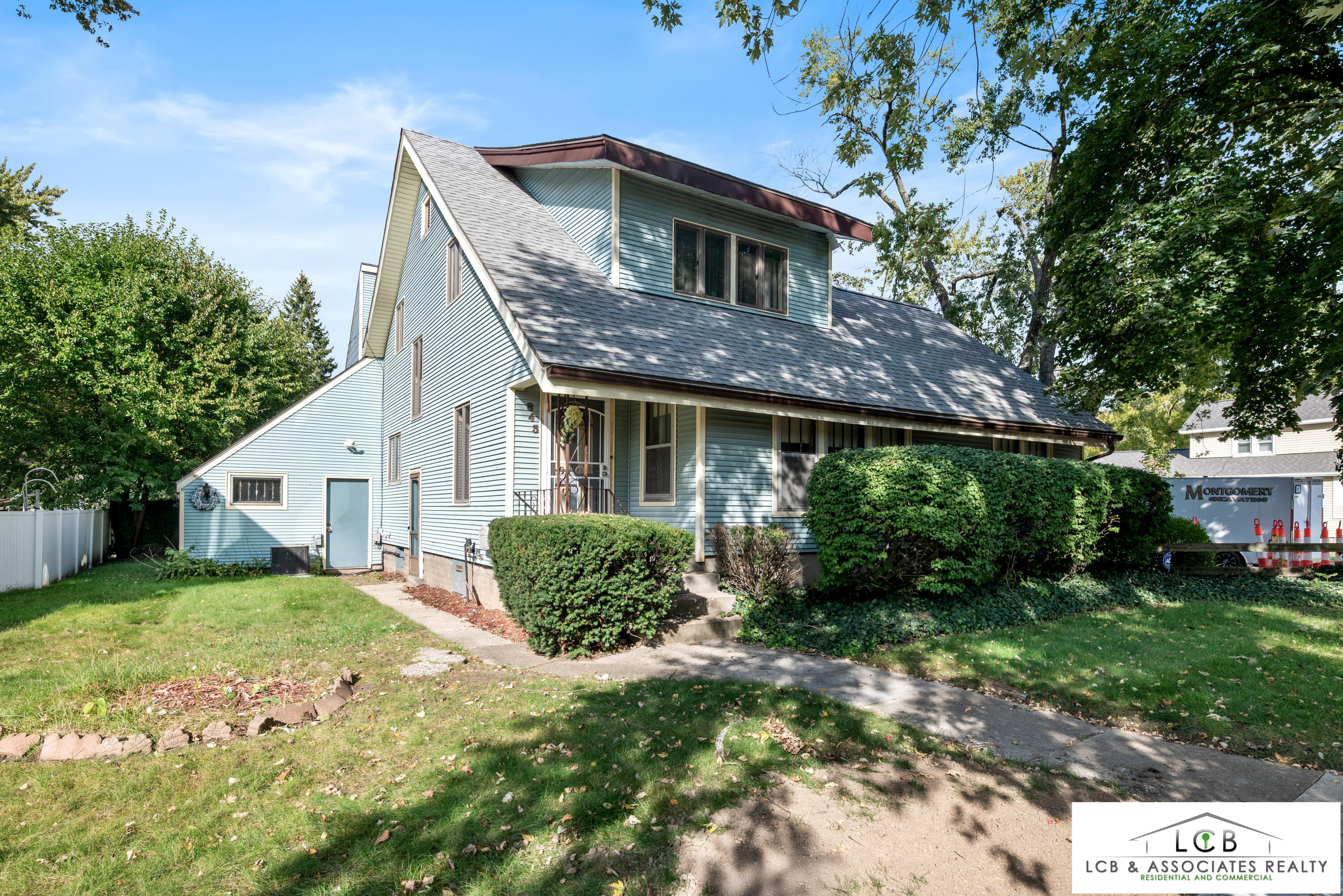 843 Temple Street SE — photo