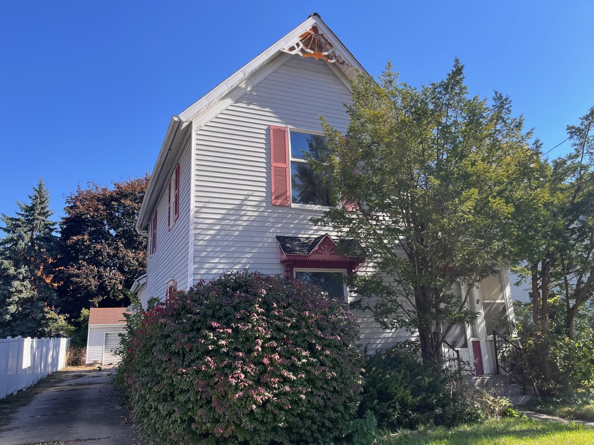608 N Shiawassee Street — photo