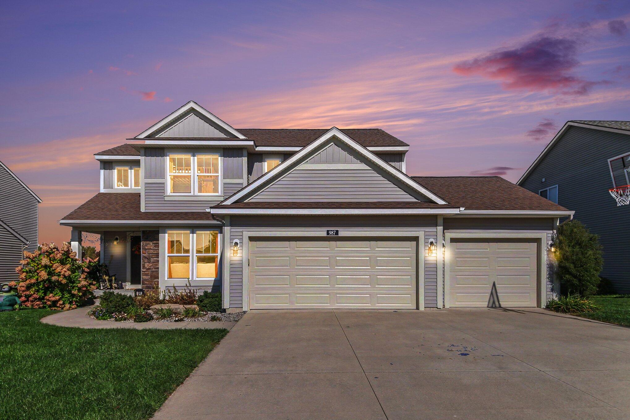 987 Dreamfield Drive SE — photo