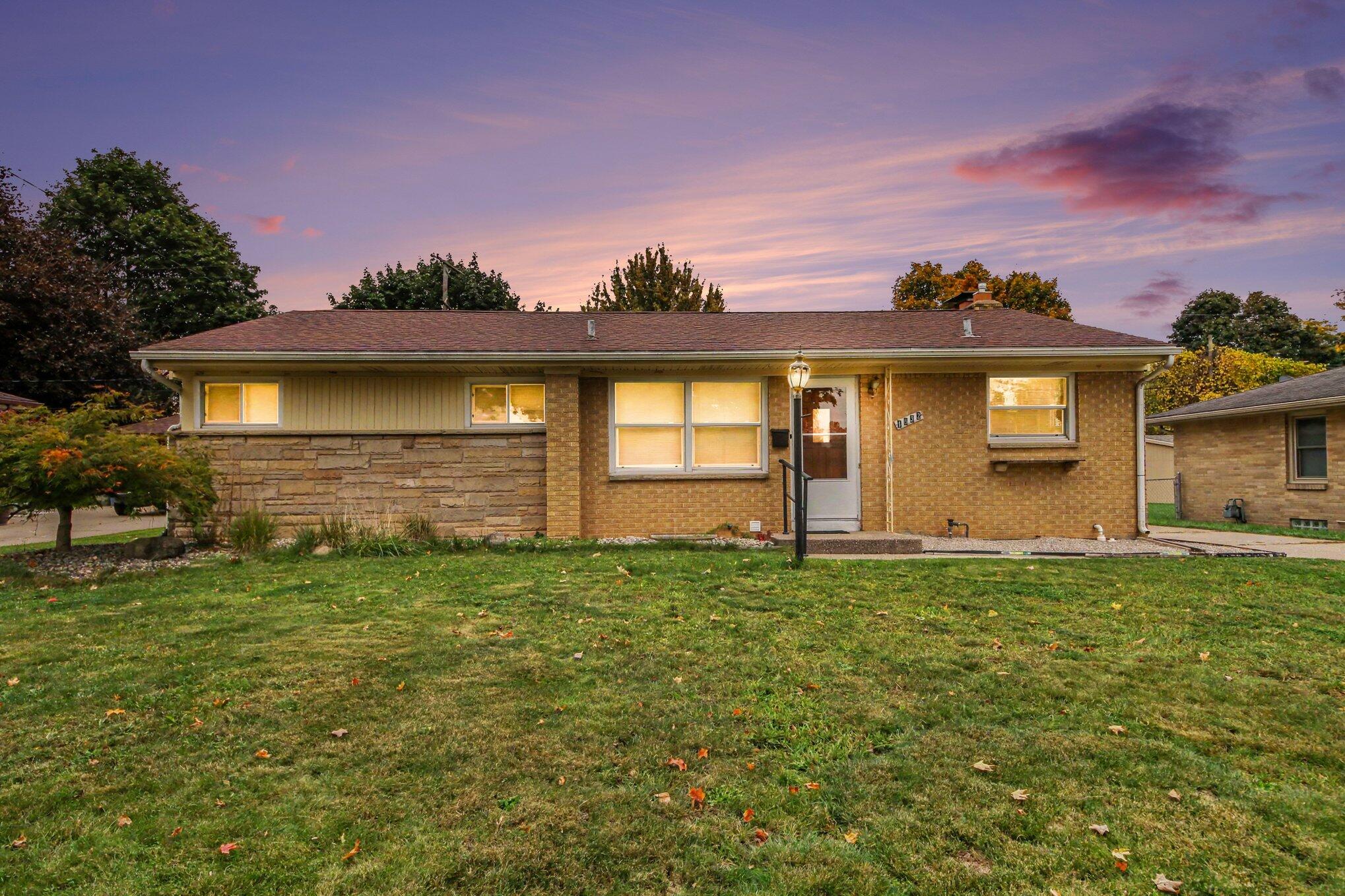 1532 Mayfield Avenue NE — photo