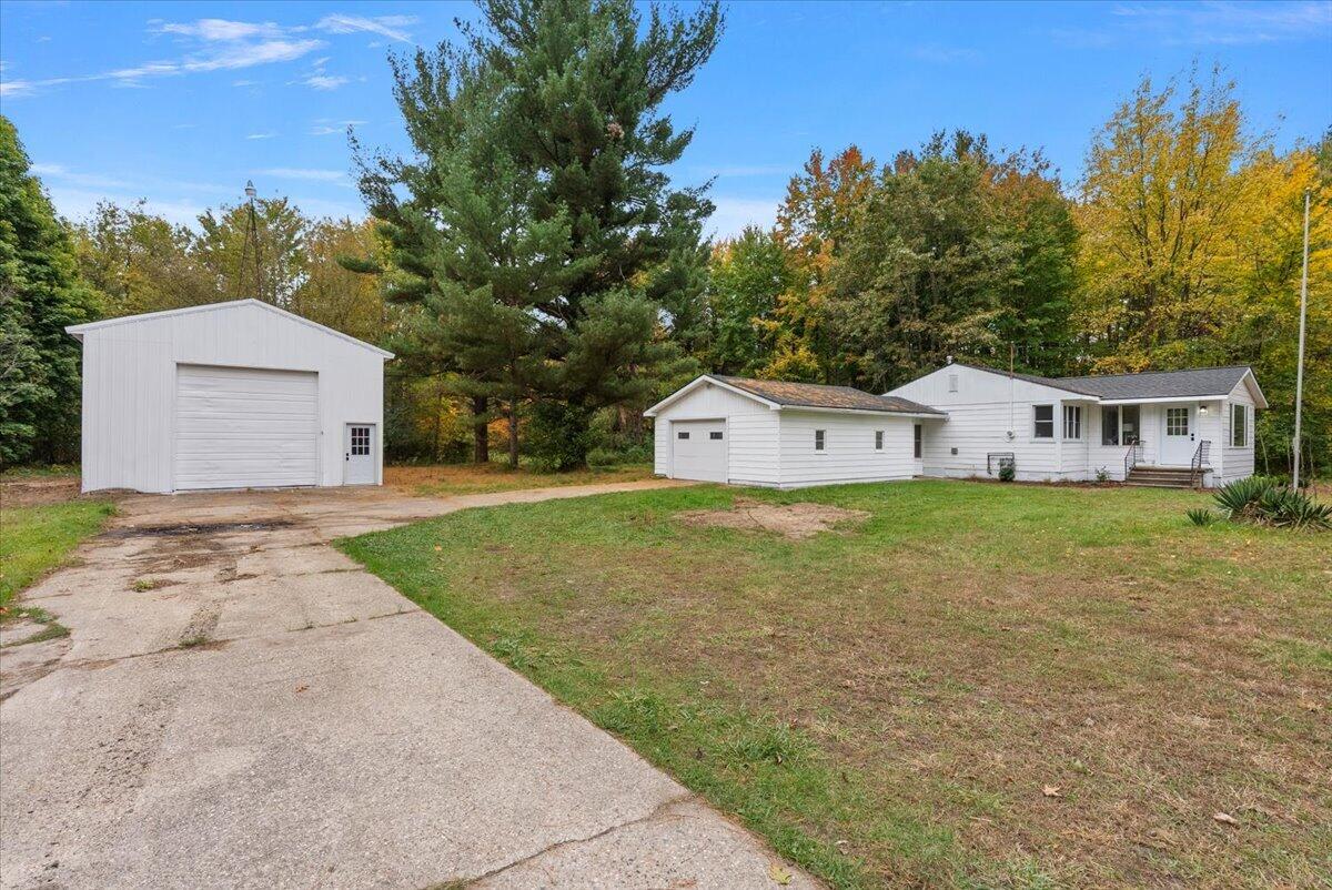 1285 W McMillan Road — photo