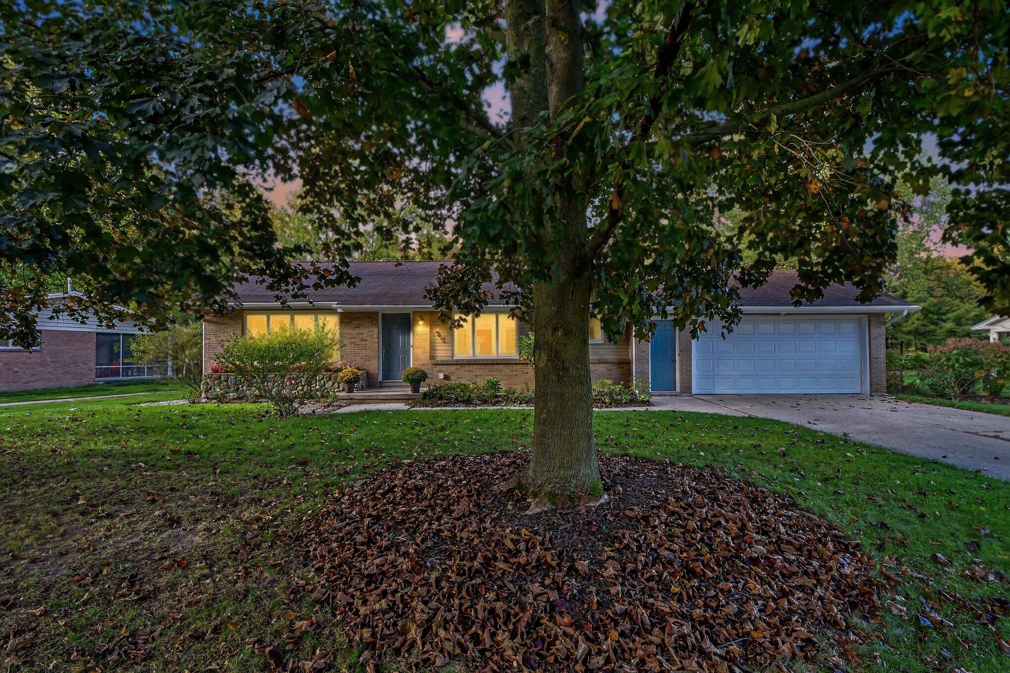 859 Paradise Lake Drive SE — photo