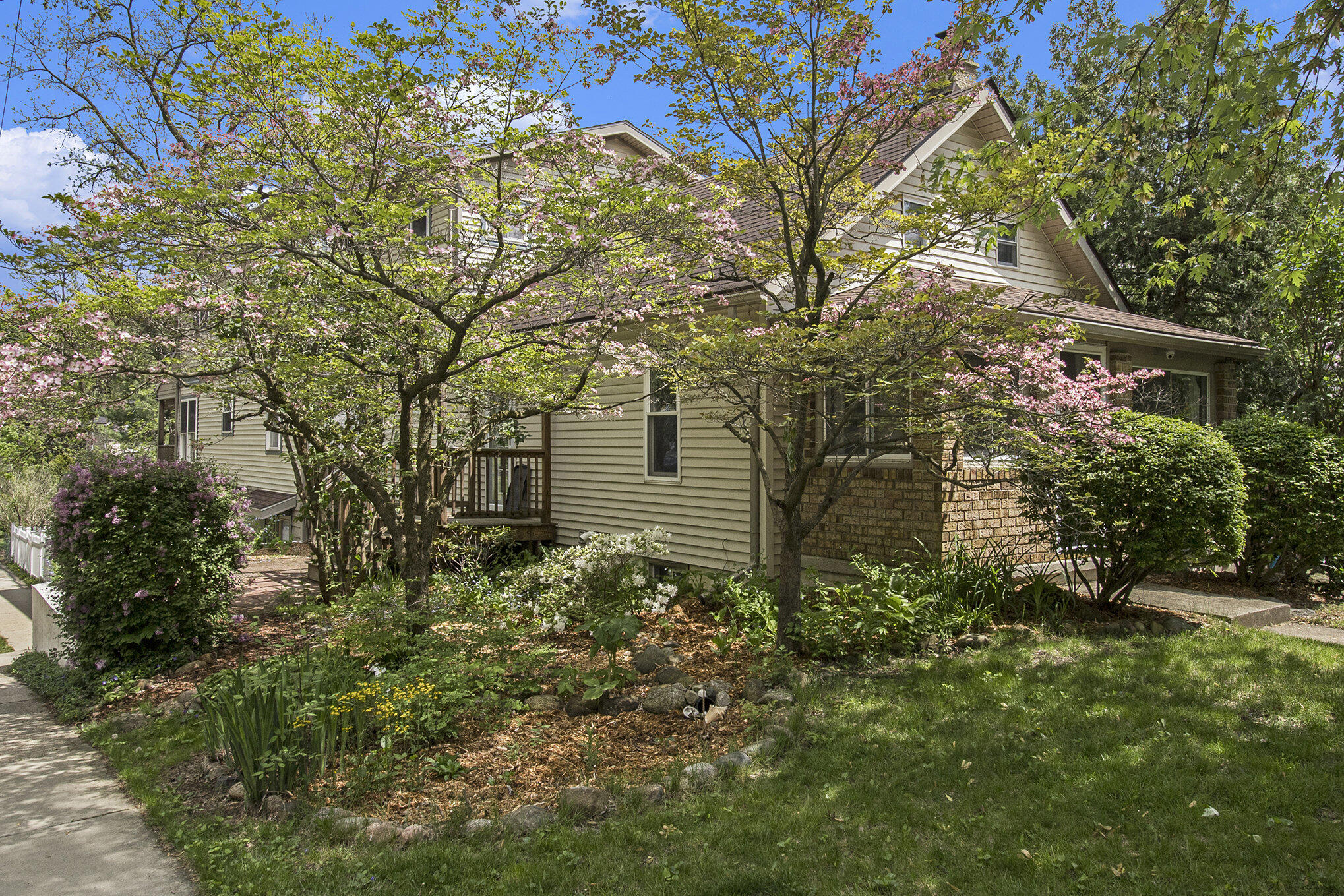 916 Brooks Street — photo