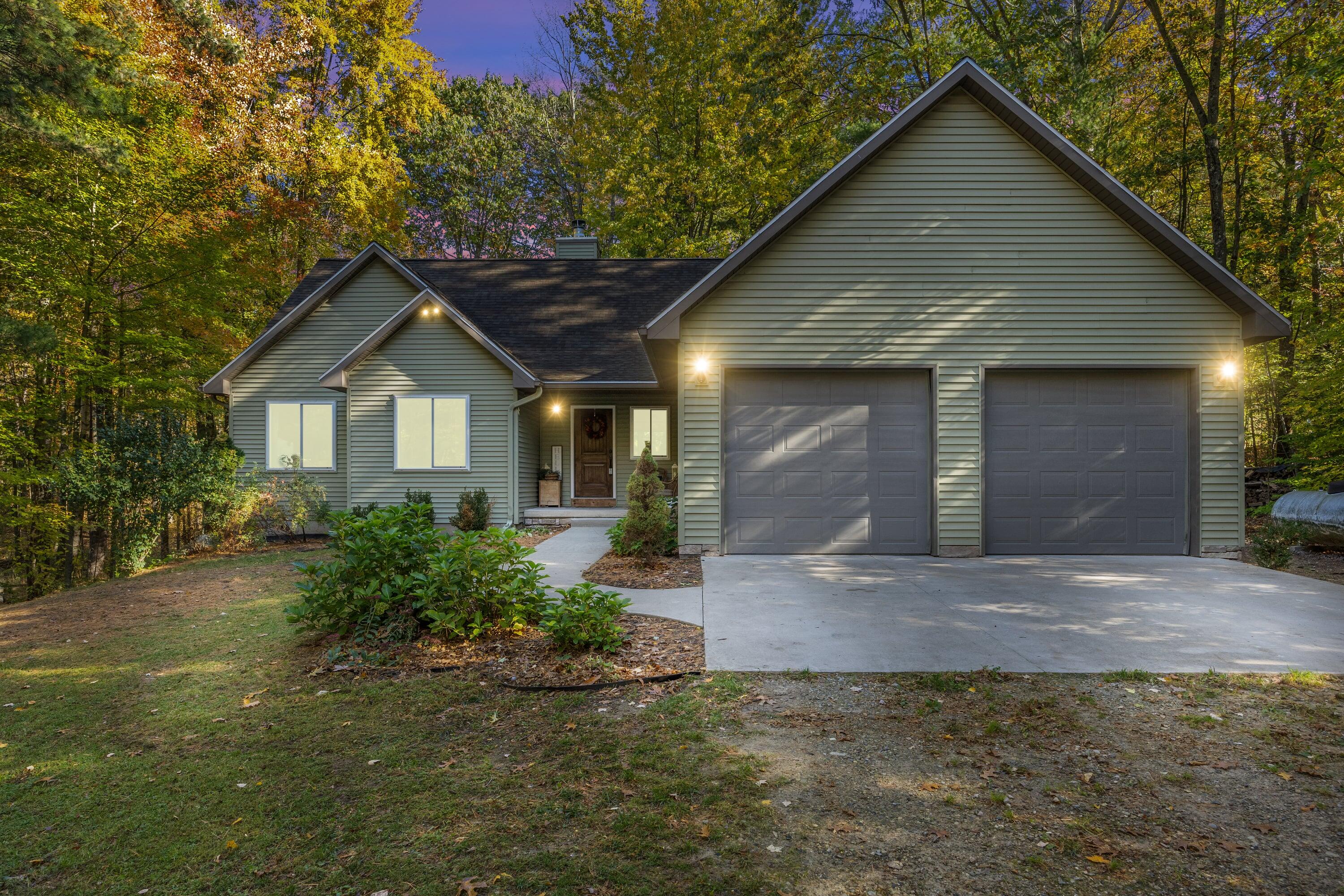 10154 Connelley Avenue NE — photo