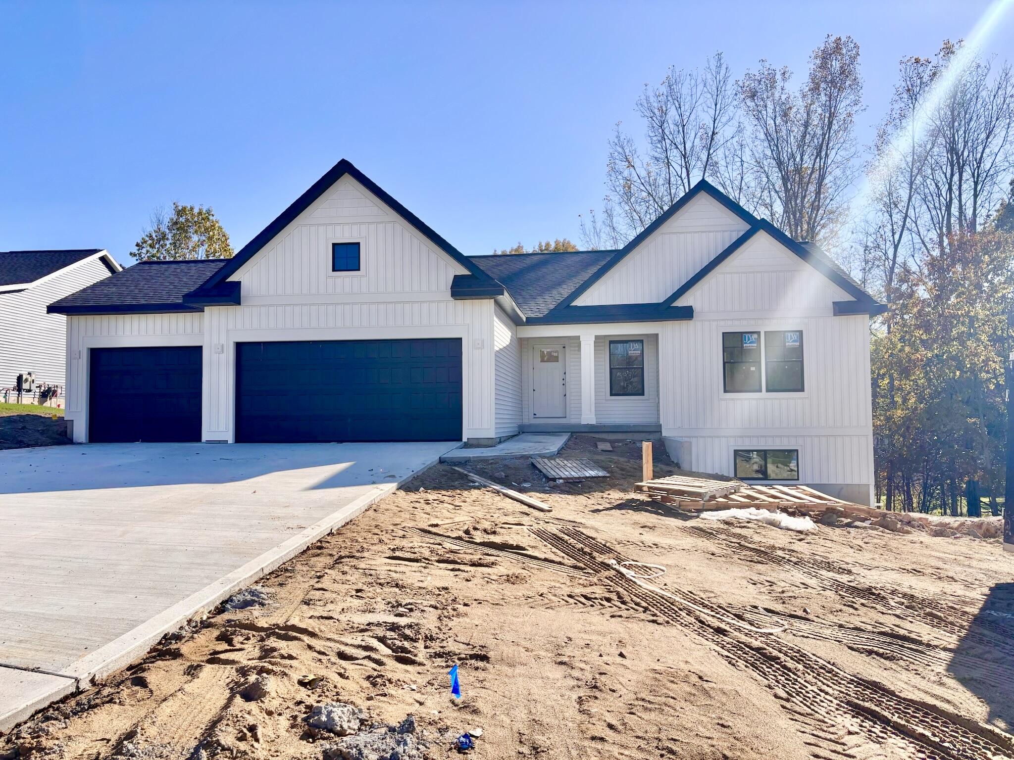 5876 Valley Point Drive SE — photo