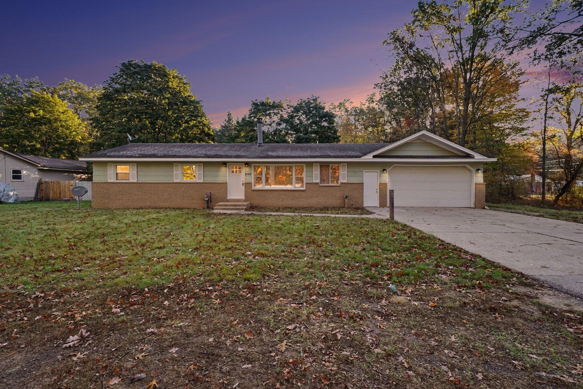 2150 S Maple Island Road — photo