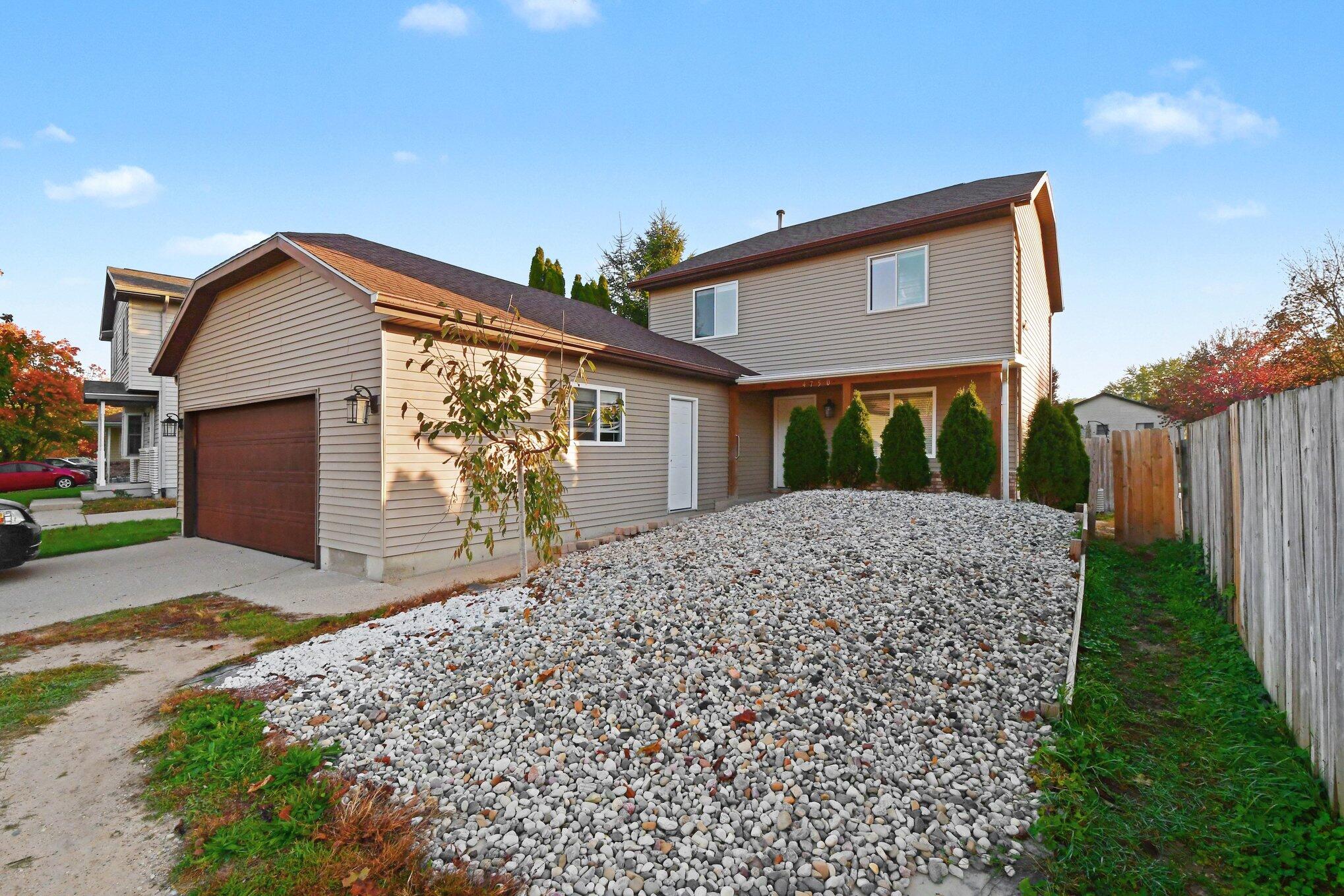 4750 Southstone Drive SE — photo