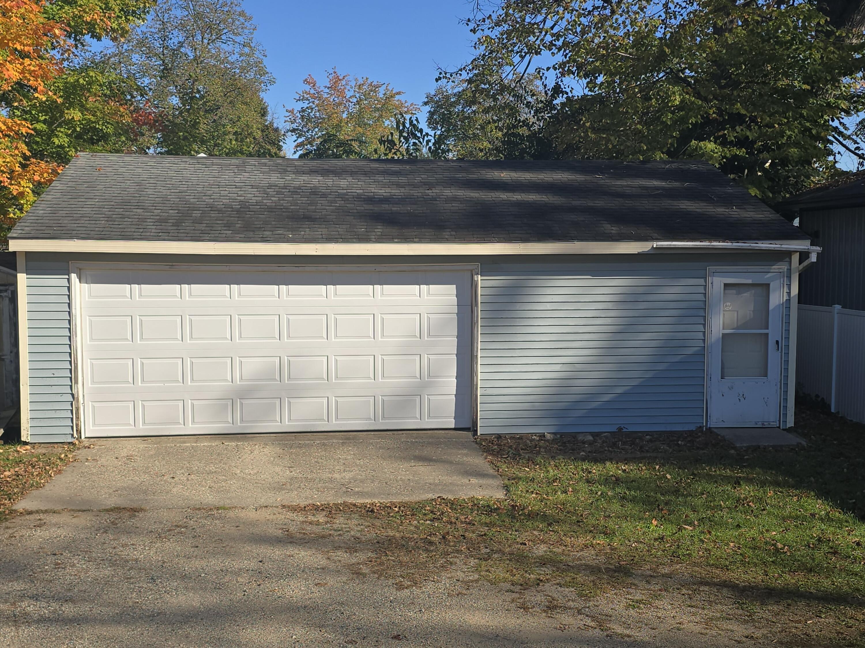 243 E Morrell, Otsego, MI 49078 — photo 2