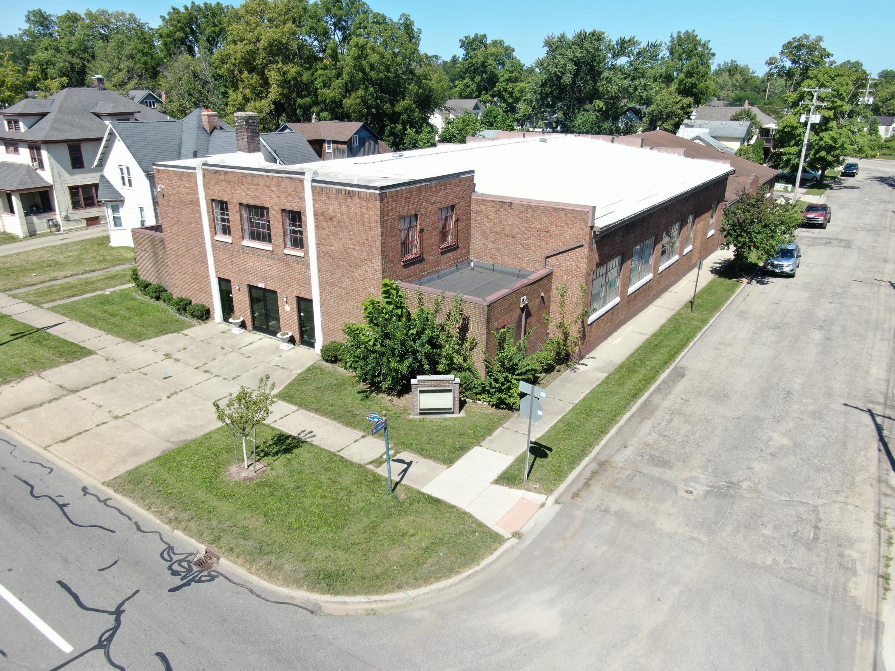 622 W Kalamazoo Avenue Building — photo