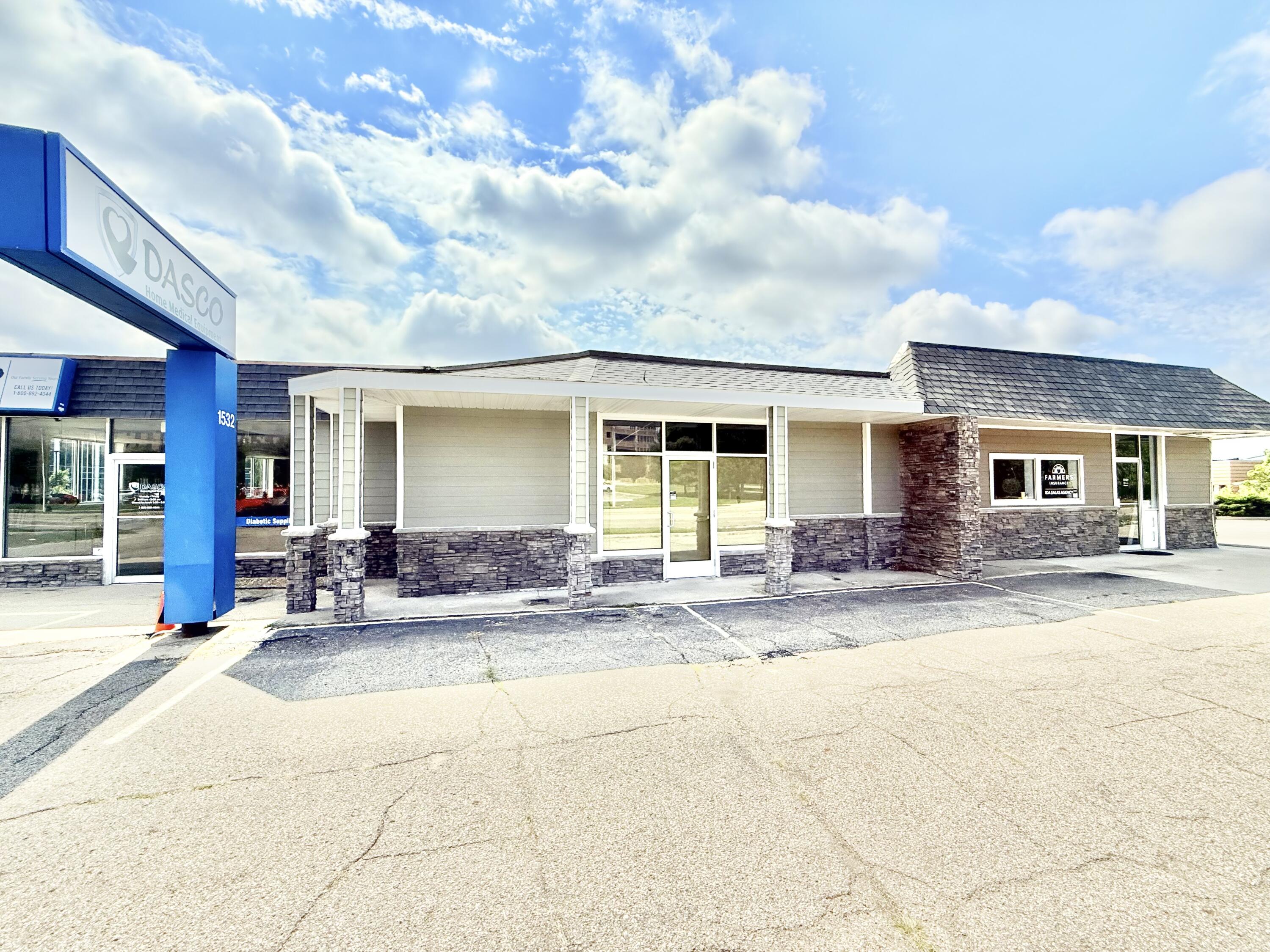 1524 Gull Road — photo