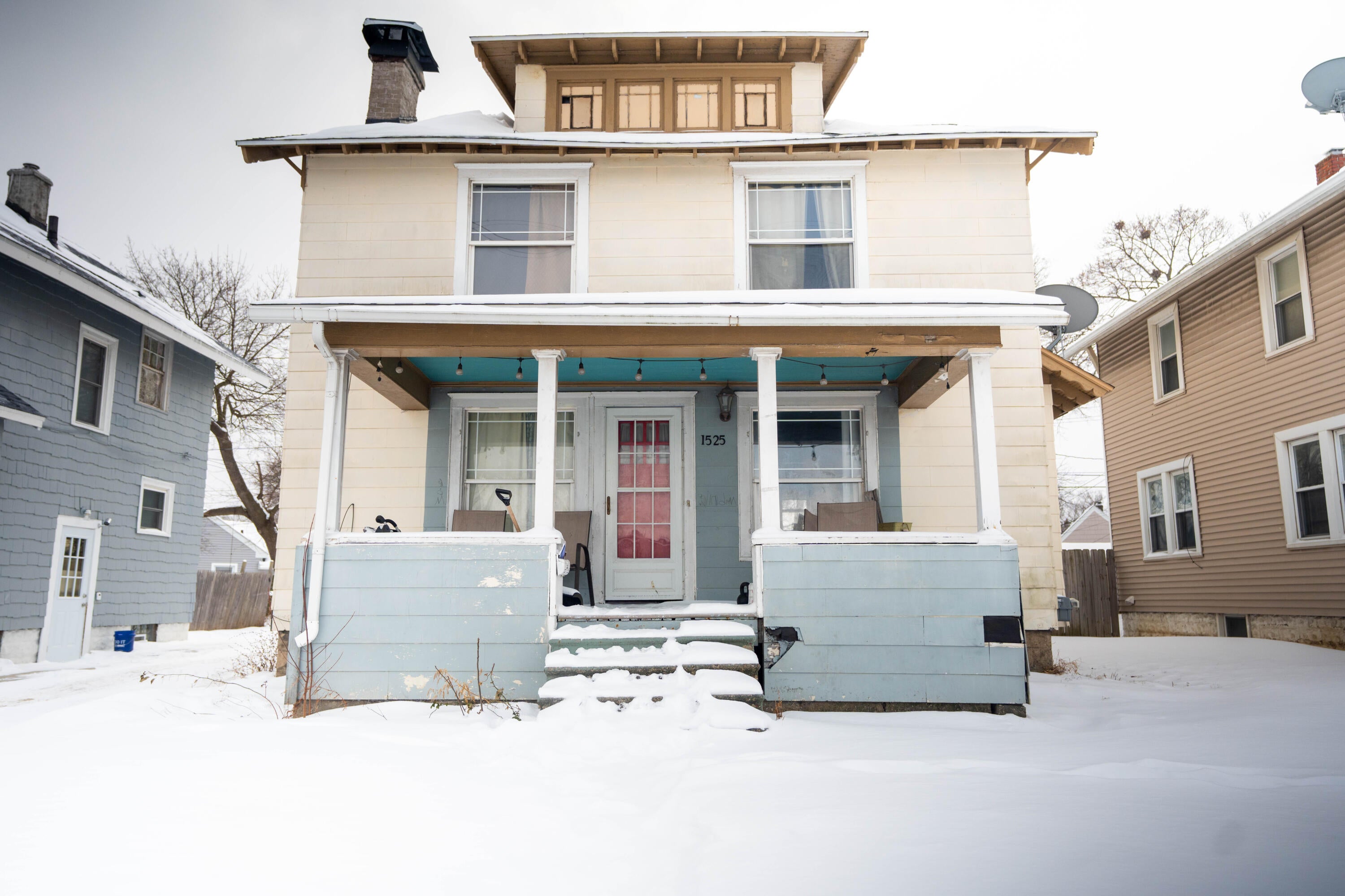 1525 W Saginaw Street — photo