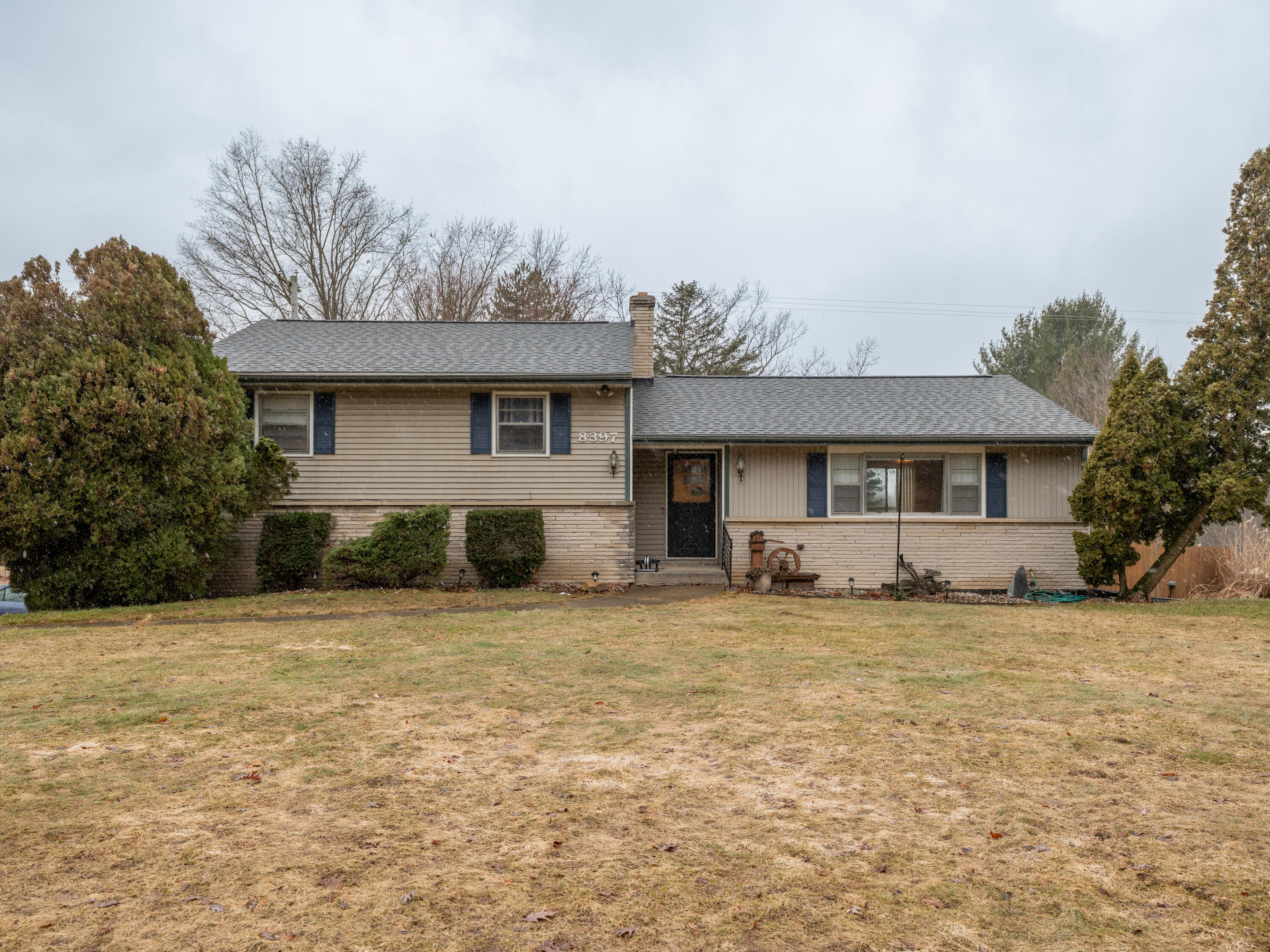 8397 N Riverview Drive — photo