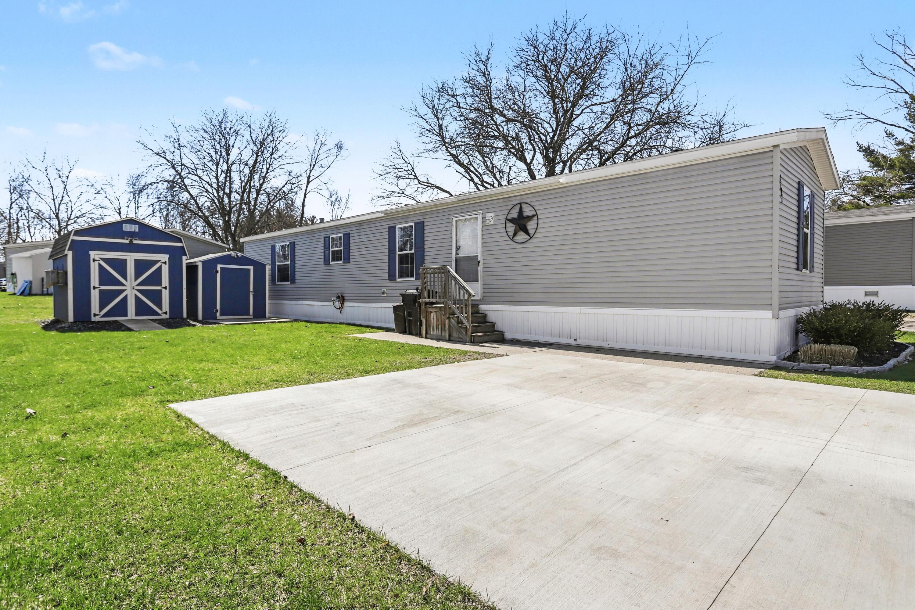 4111 Nancy Lane — photo