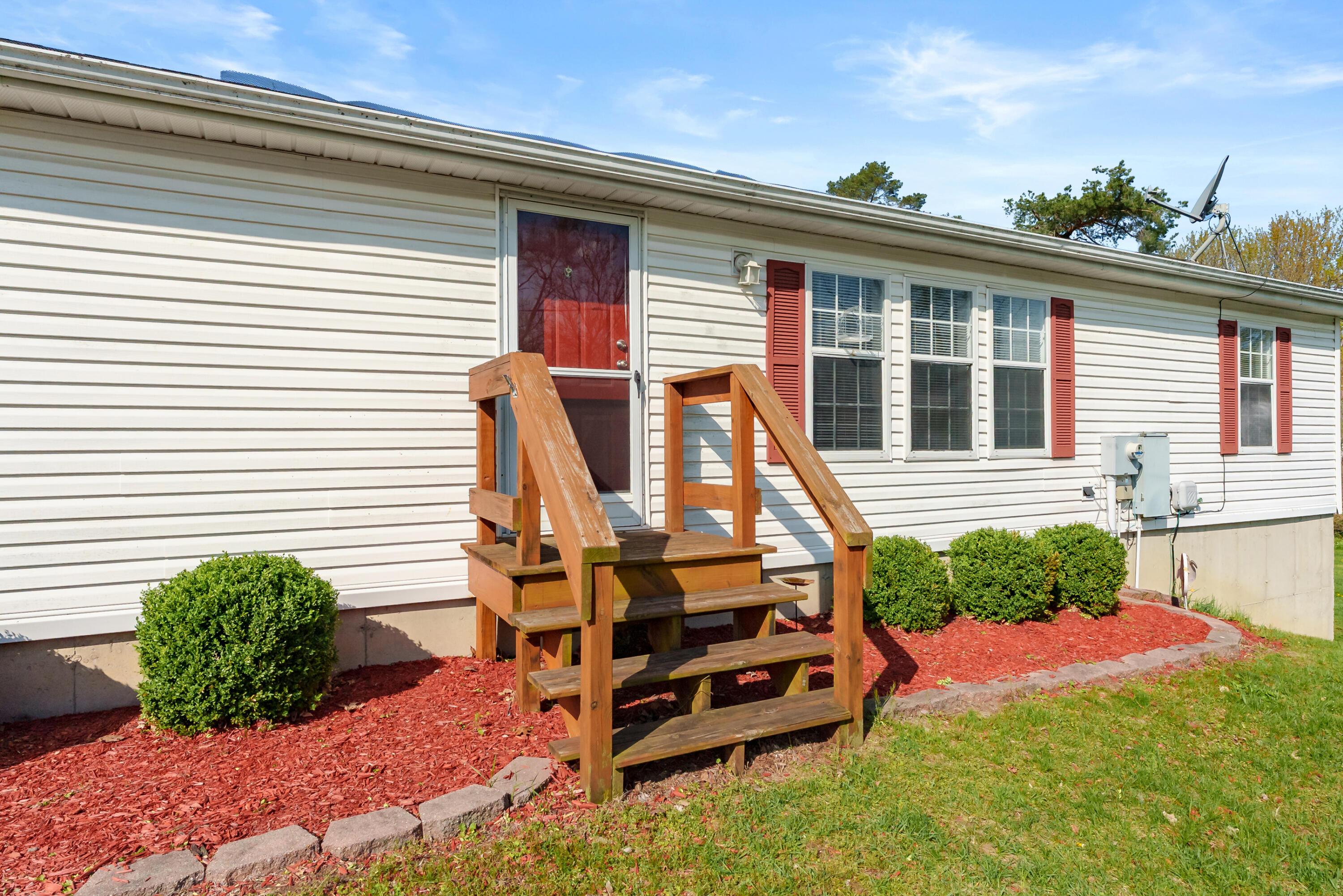 104 Seneca Street, Decatur, MI 49045 — photo 2