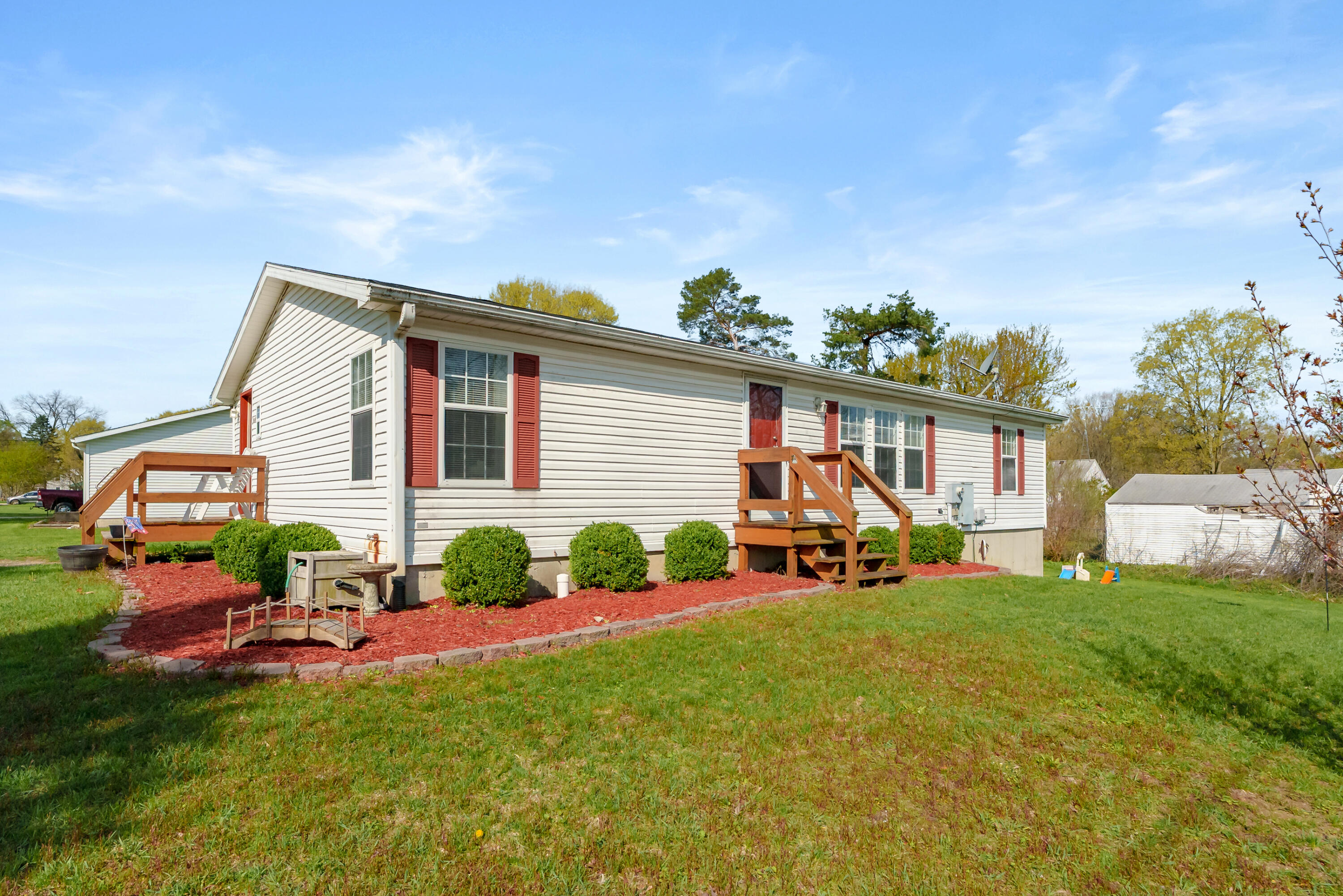 104 Seneca Street, Decatur, MI 49045 — photo 3