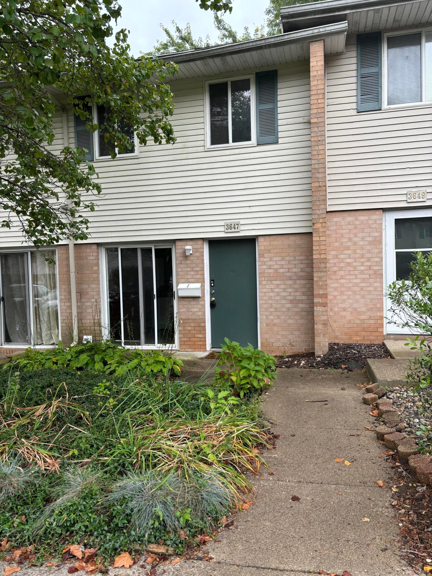 3647 Kenbrooke Court — photo