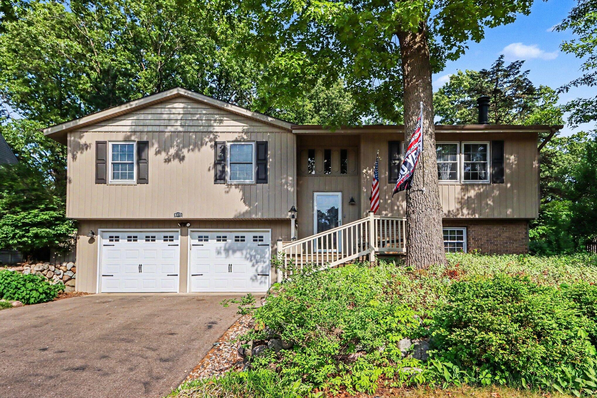 8275 Valleywood Lane — photo