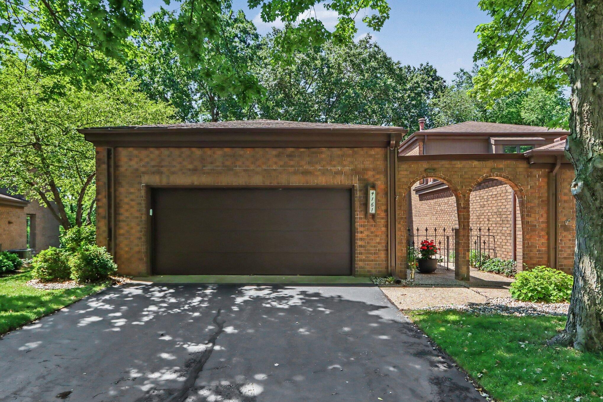 4161 Lake Terrace Drive — photo