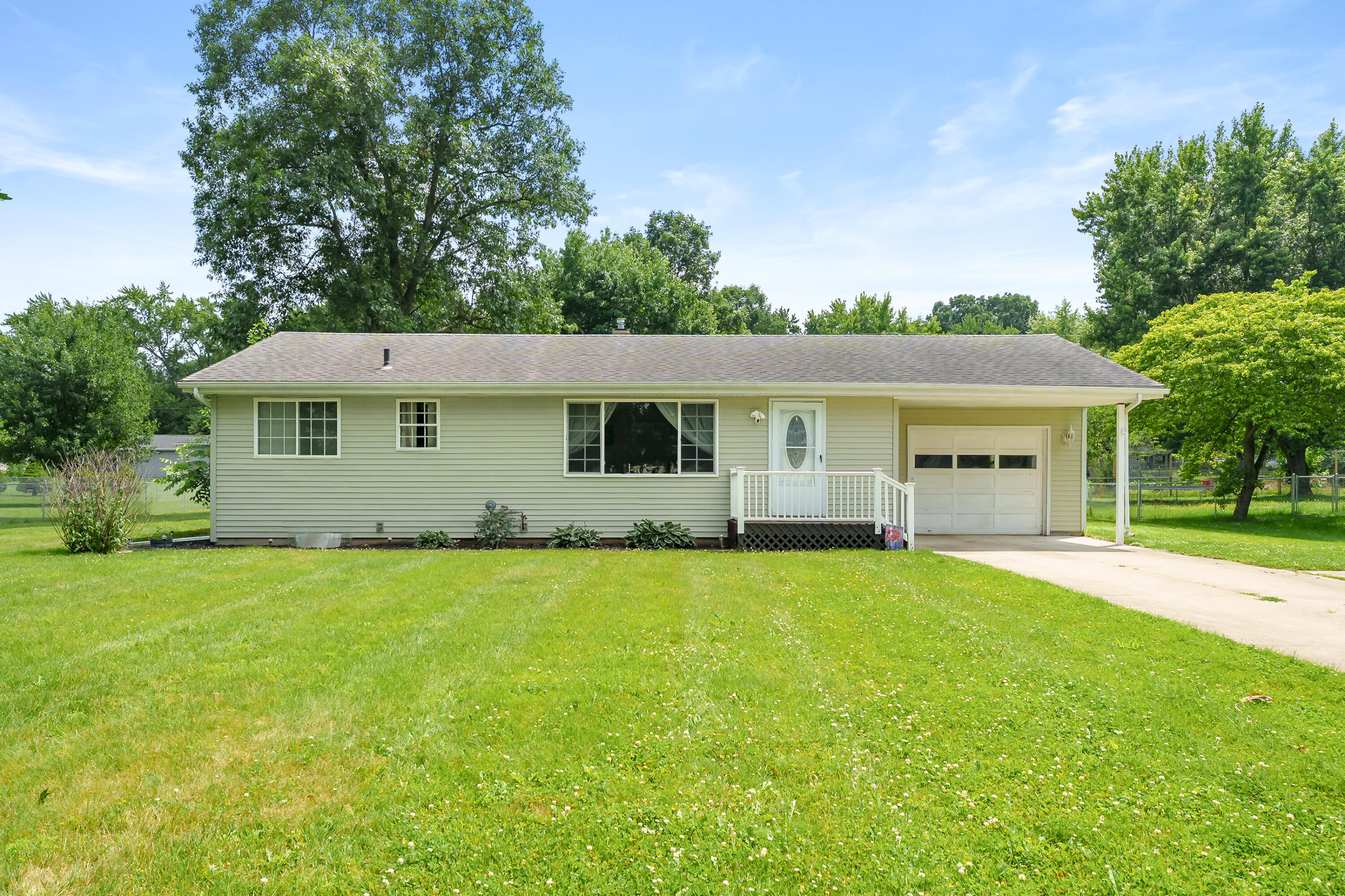 17175 Moorepark Road, Three Rivers, MI 49093 — photo 2