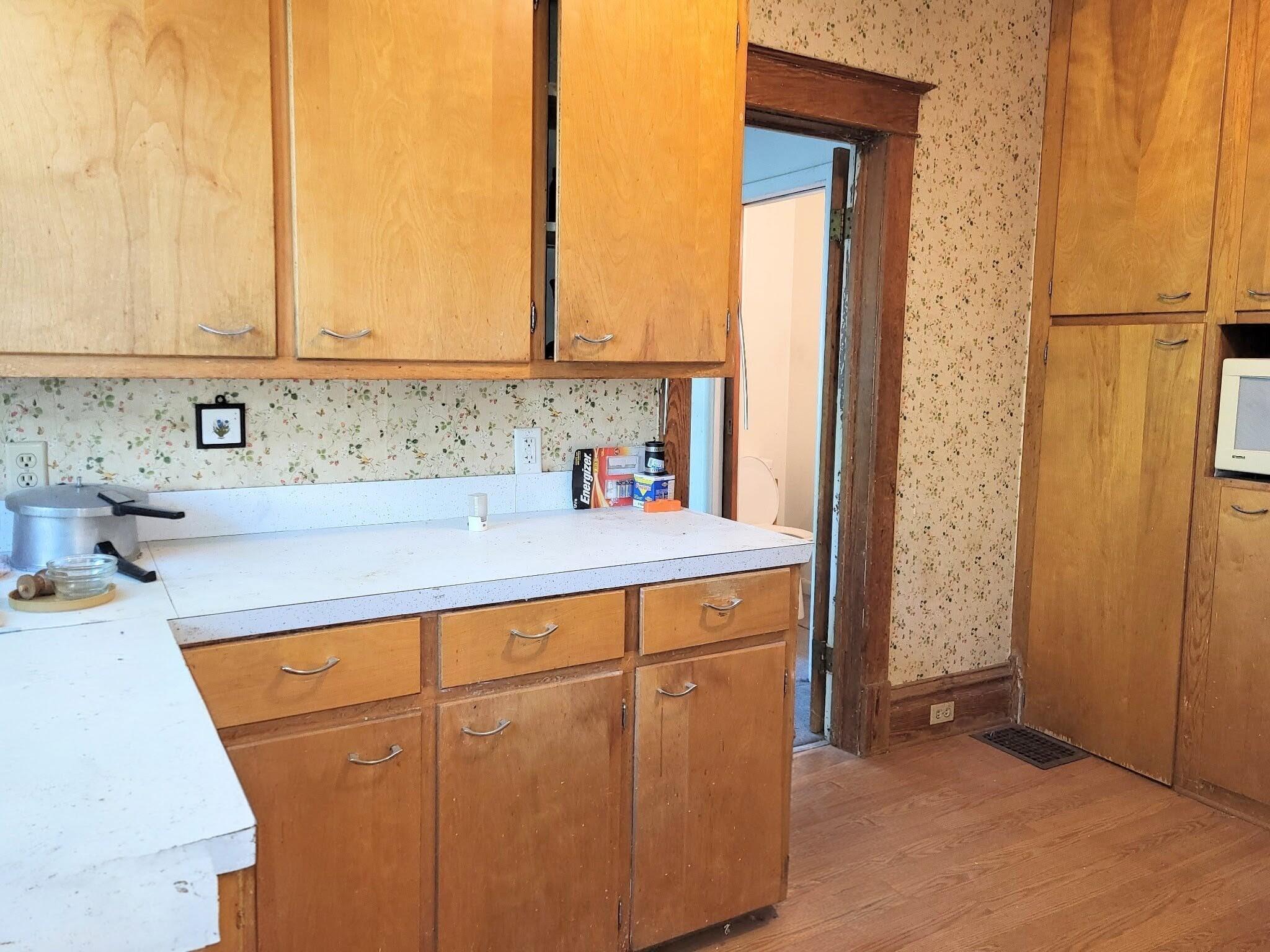 219 E Delaware, Decatur, MI 49045 — photo 2