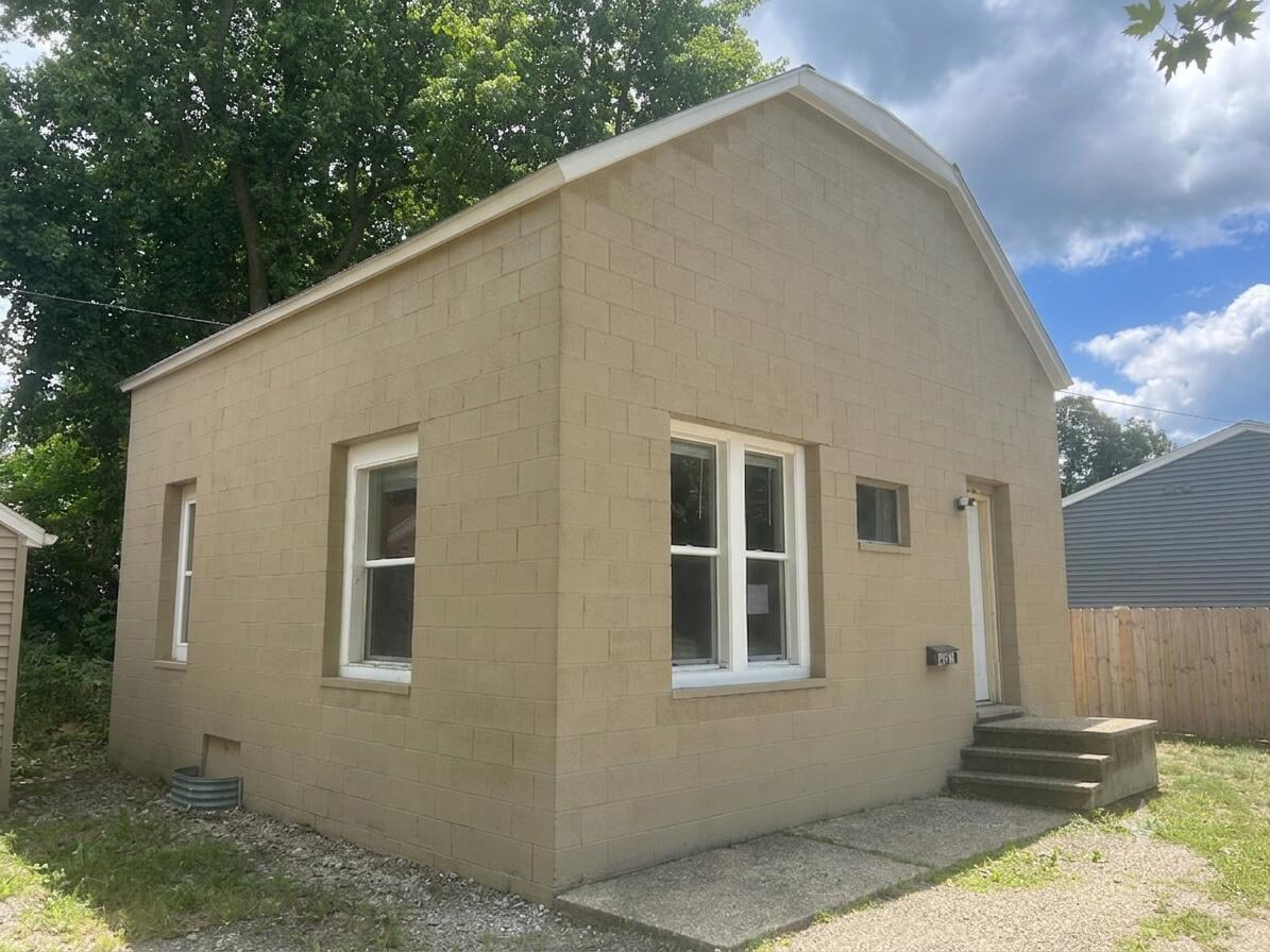 307 N Walnut Street — photo