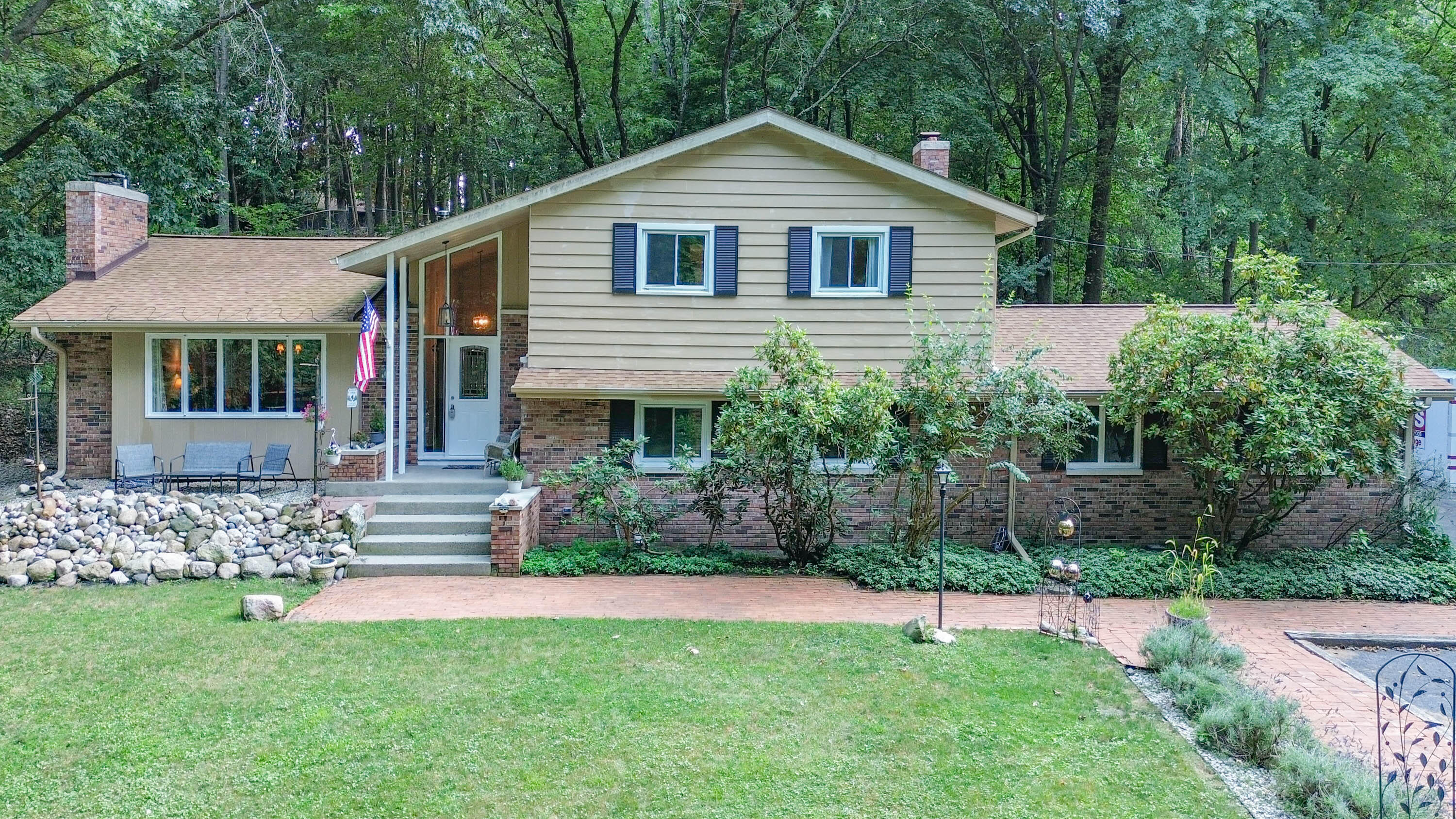 1021 Hol Hi Drive — photo