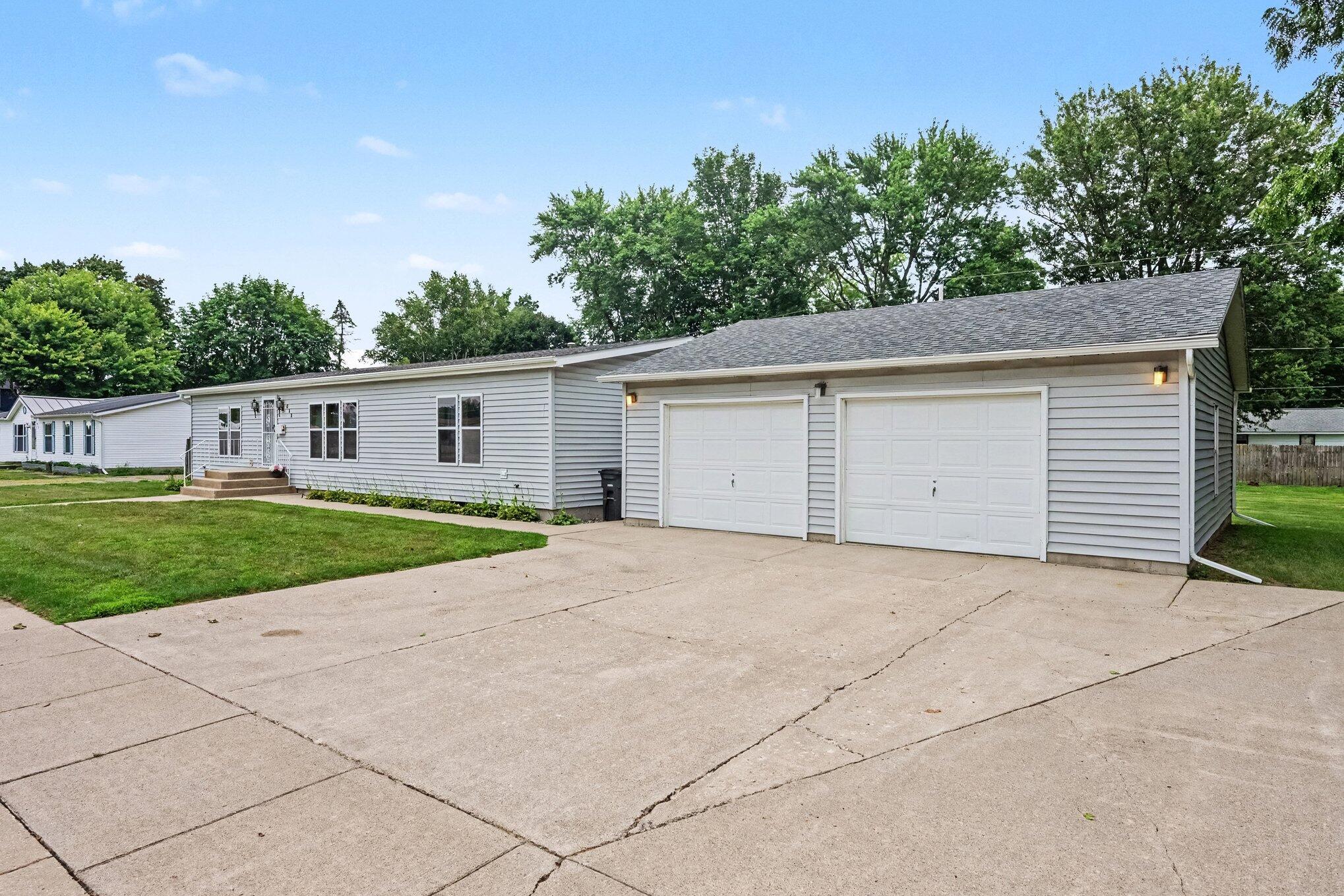 511 N Erie Street, Three Rivers, MI 49093 — photo 3