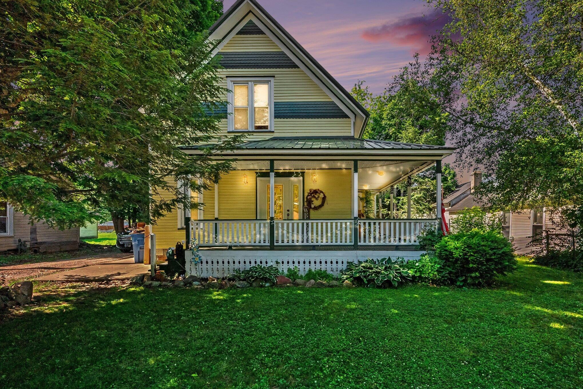 305 E Main Street — photo