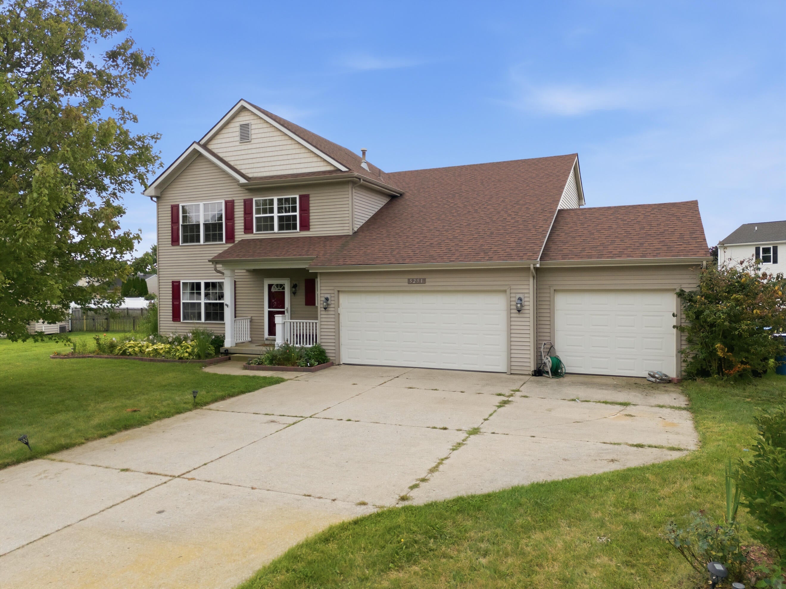 5251 Stapleton Drive — photo