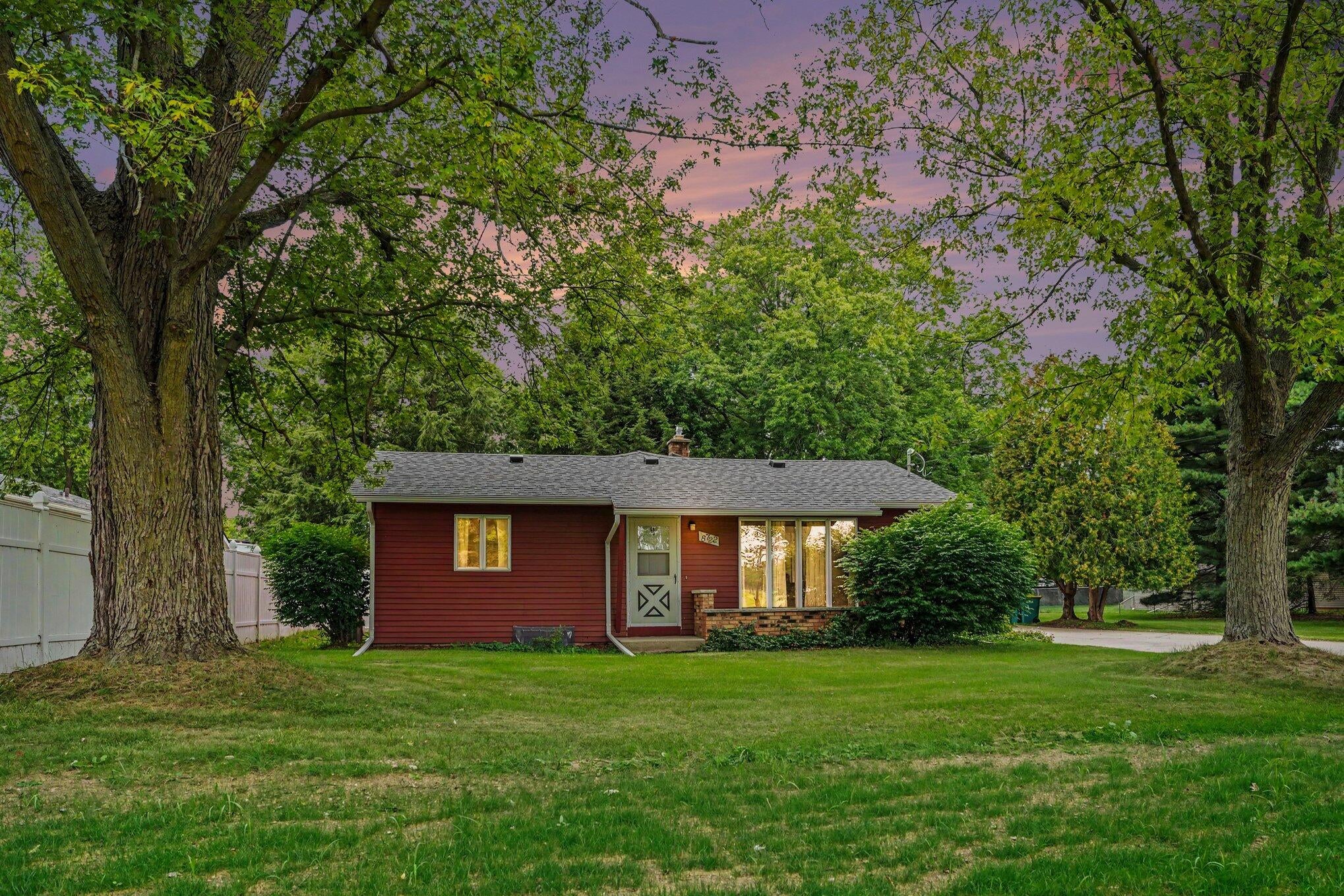 8722 S Sprinkle Road — photo