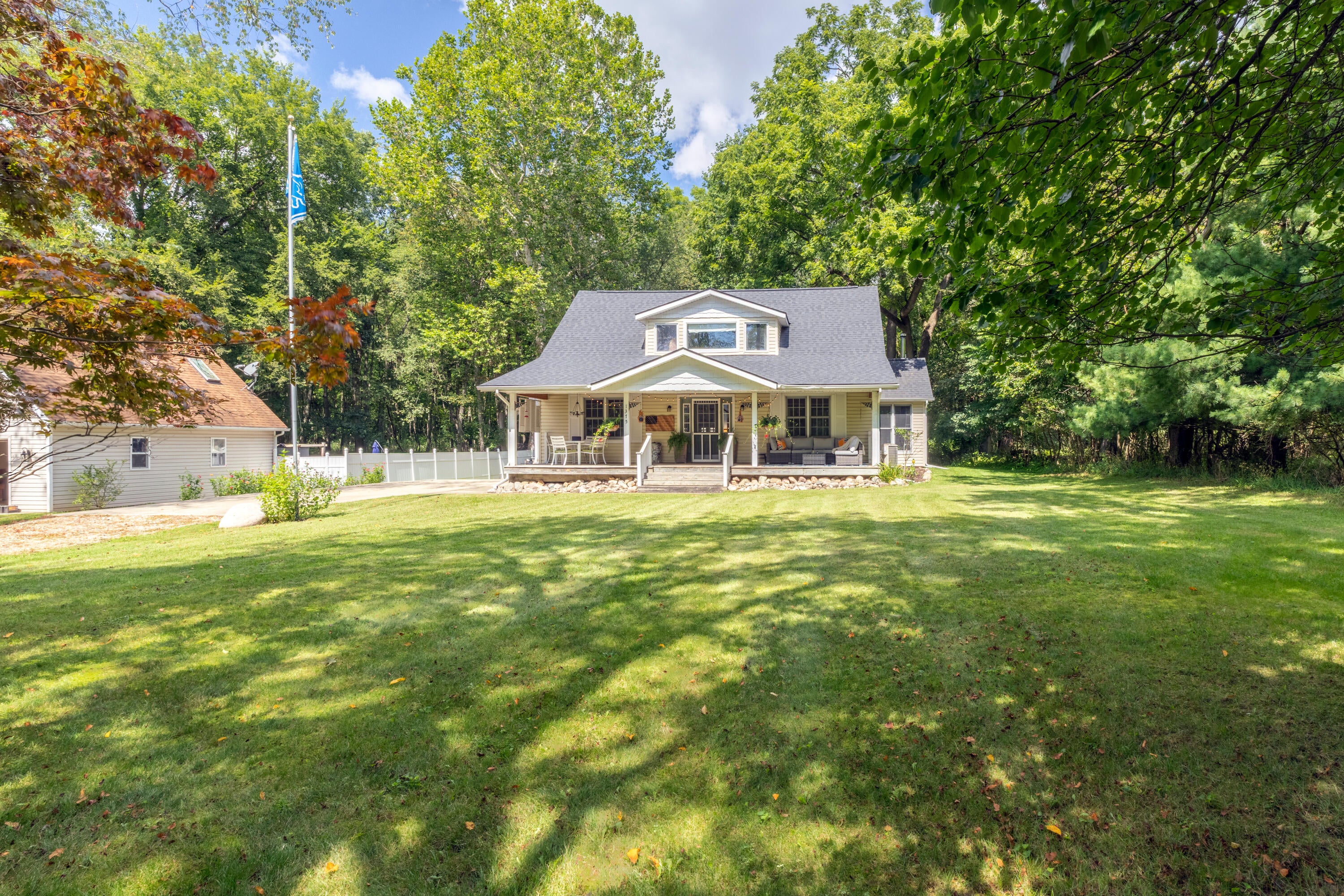 1375 E Osterhout Avenue — photo
