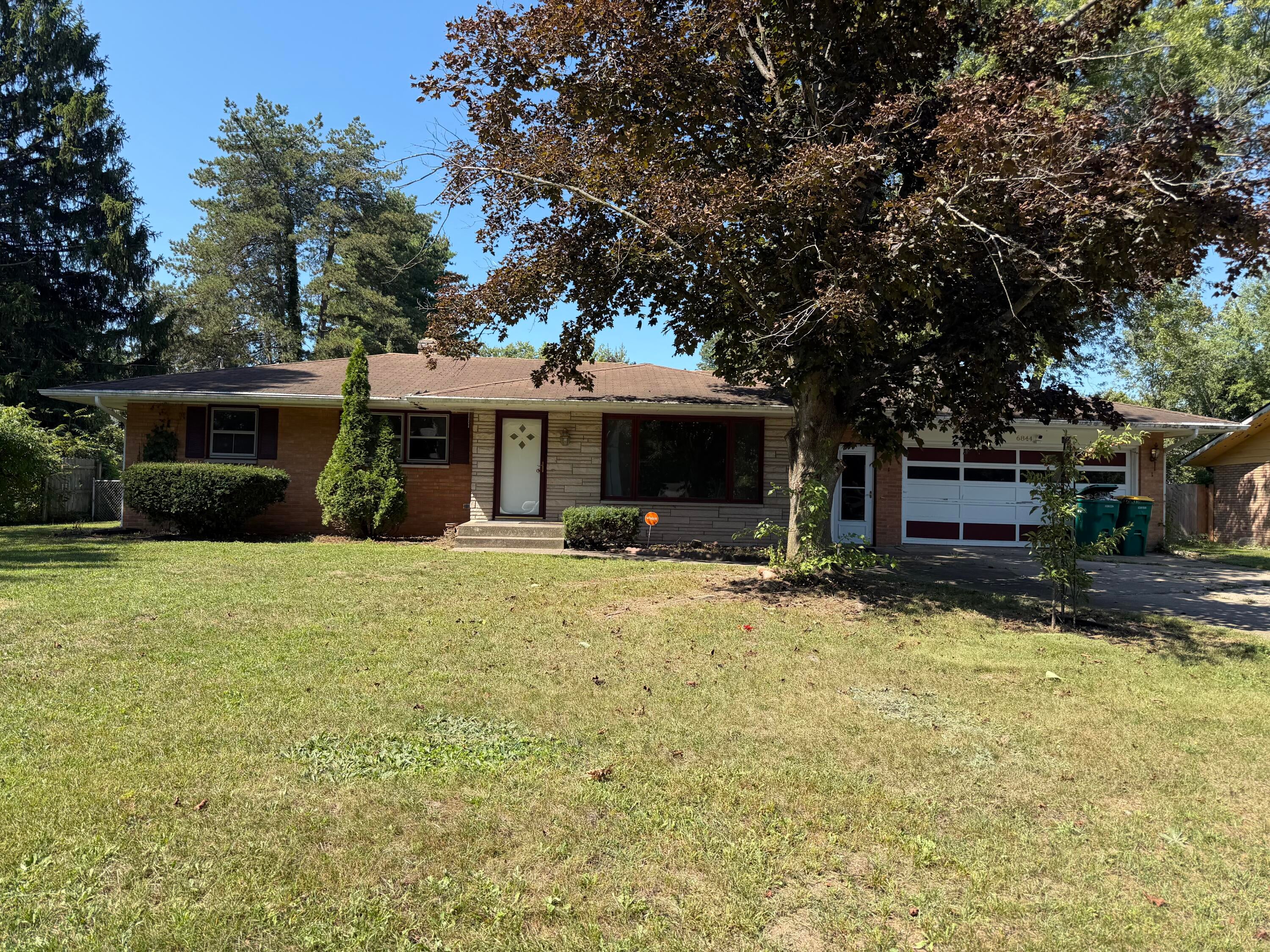 6844 Evergreen Street — photo
