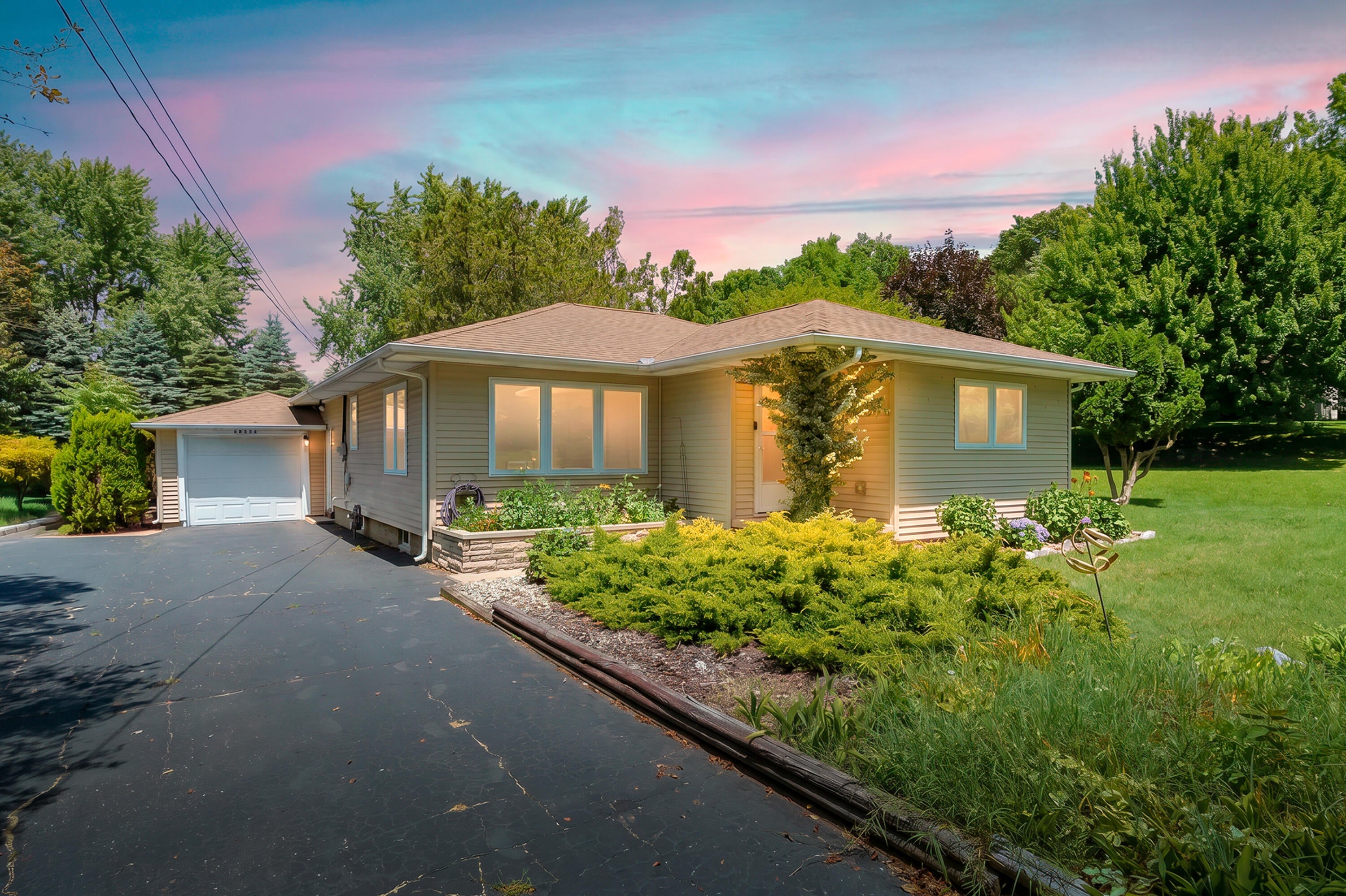 68334 Apple Lane — photo