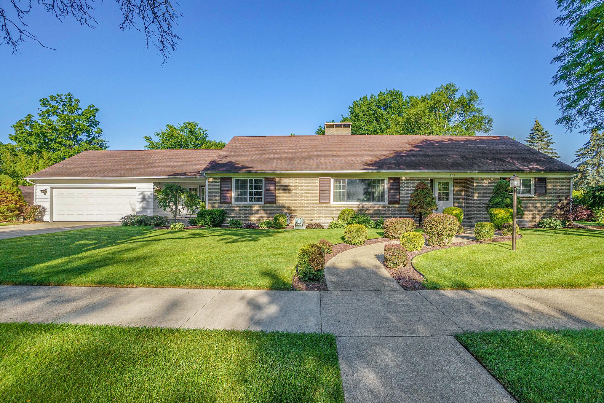 906 Walnut Street — photo