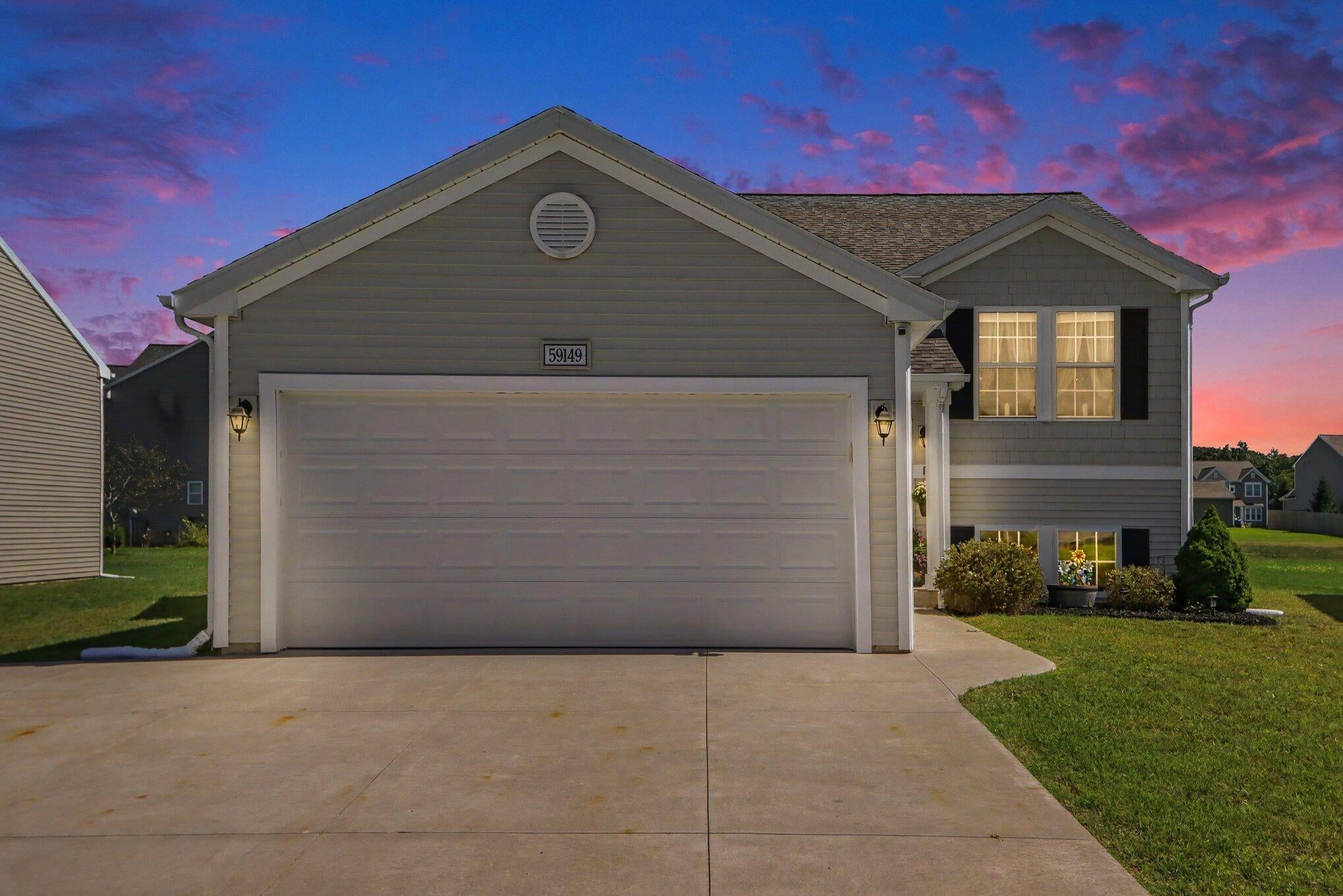 59149 Silvergrass Drive — photo