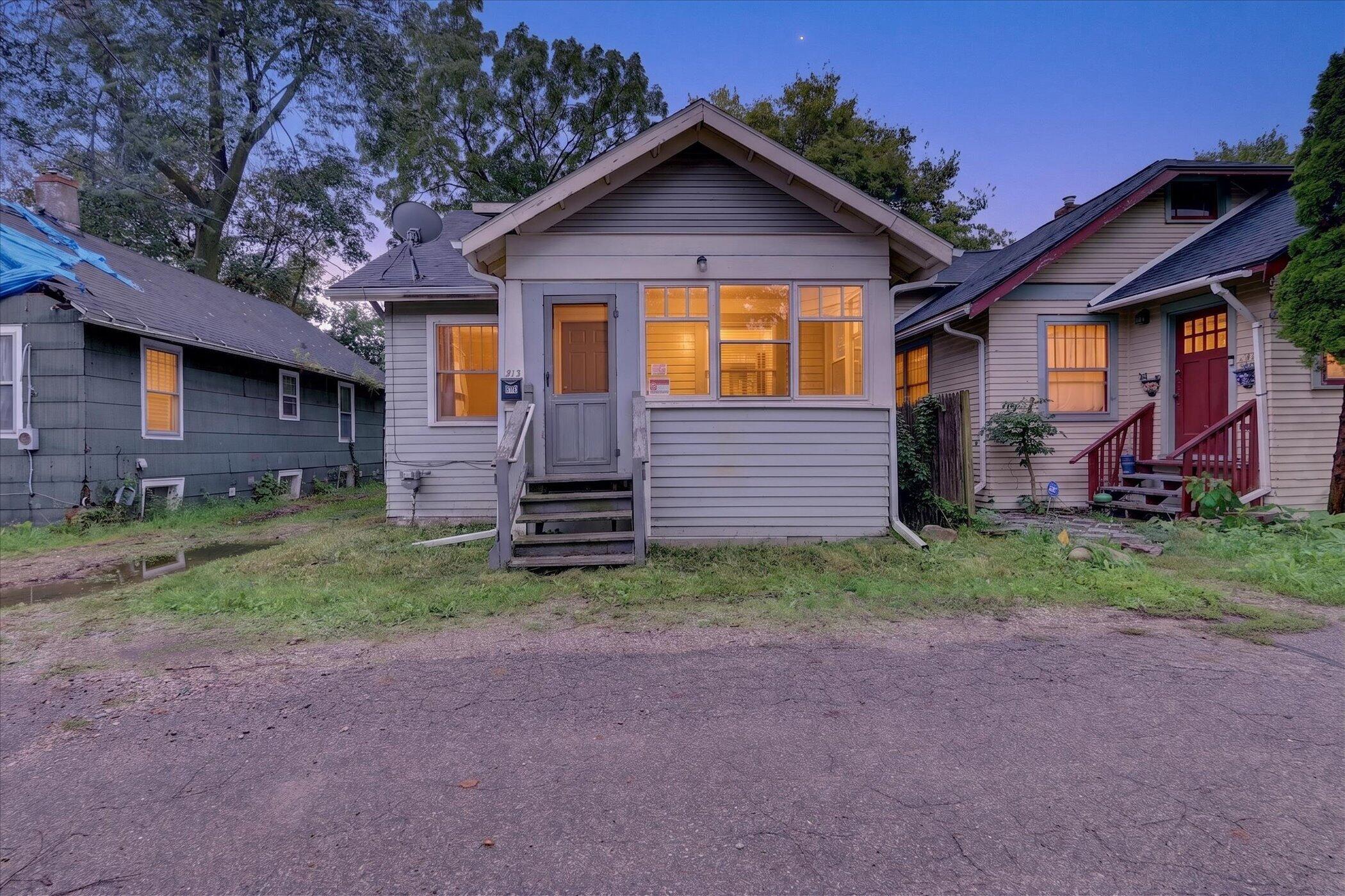 813 Hoffman Court — photo