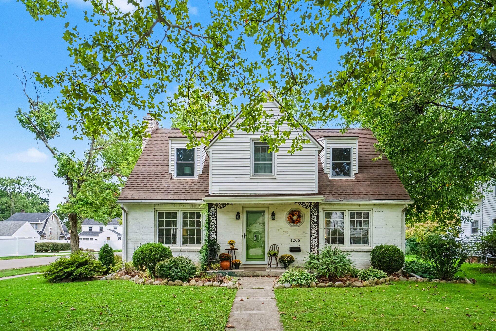 1205 Cambridge Drive — photo