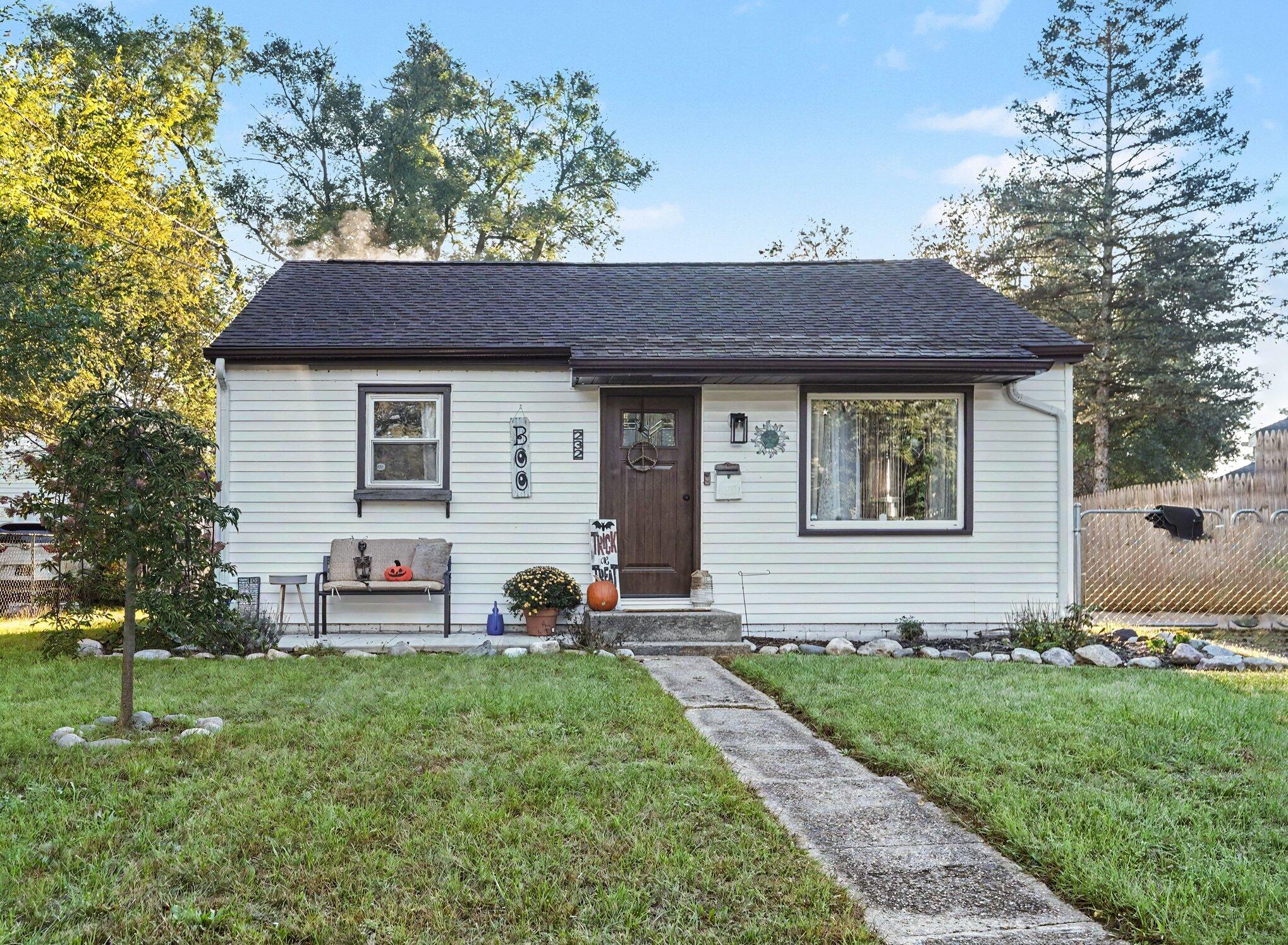232 N Woodlawn Avenue — photo