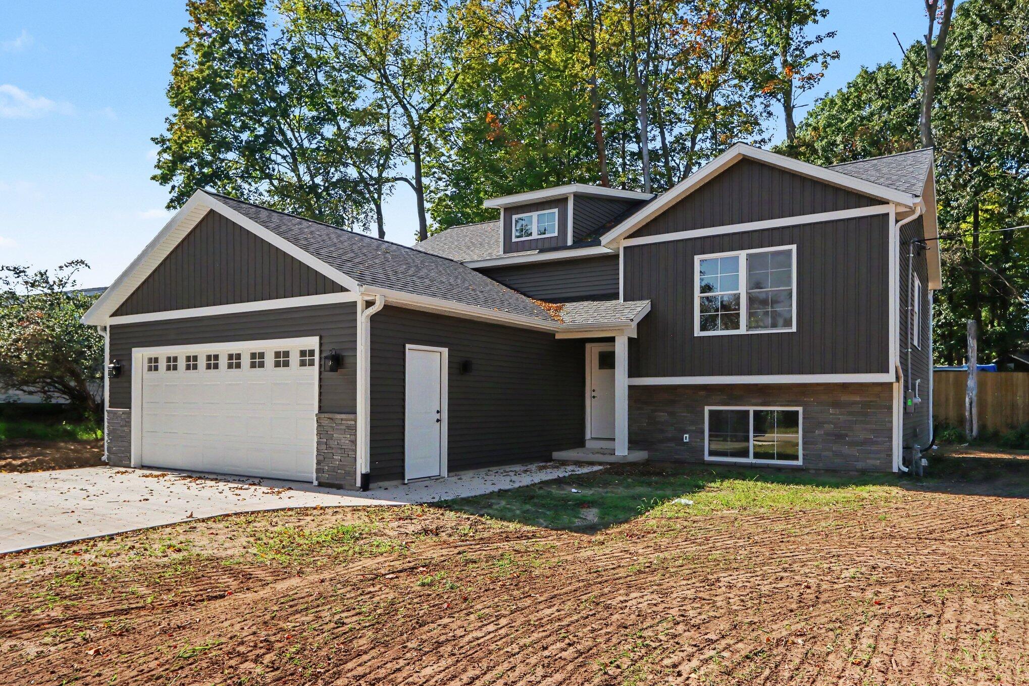 1032 Sir Knight Road — photo