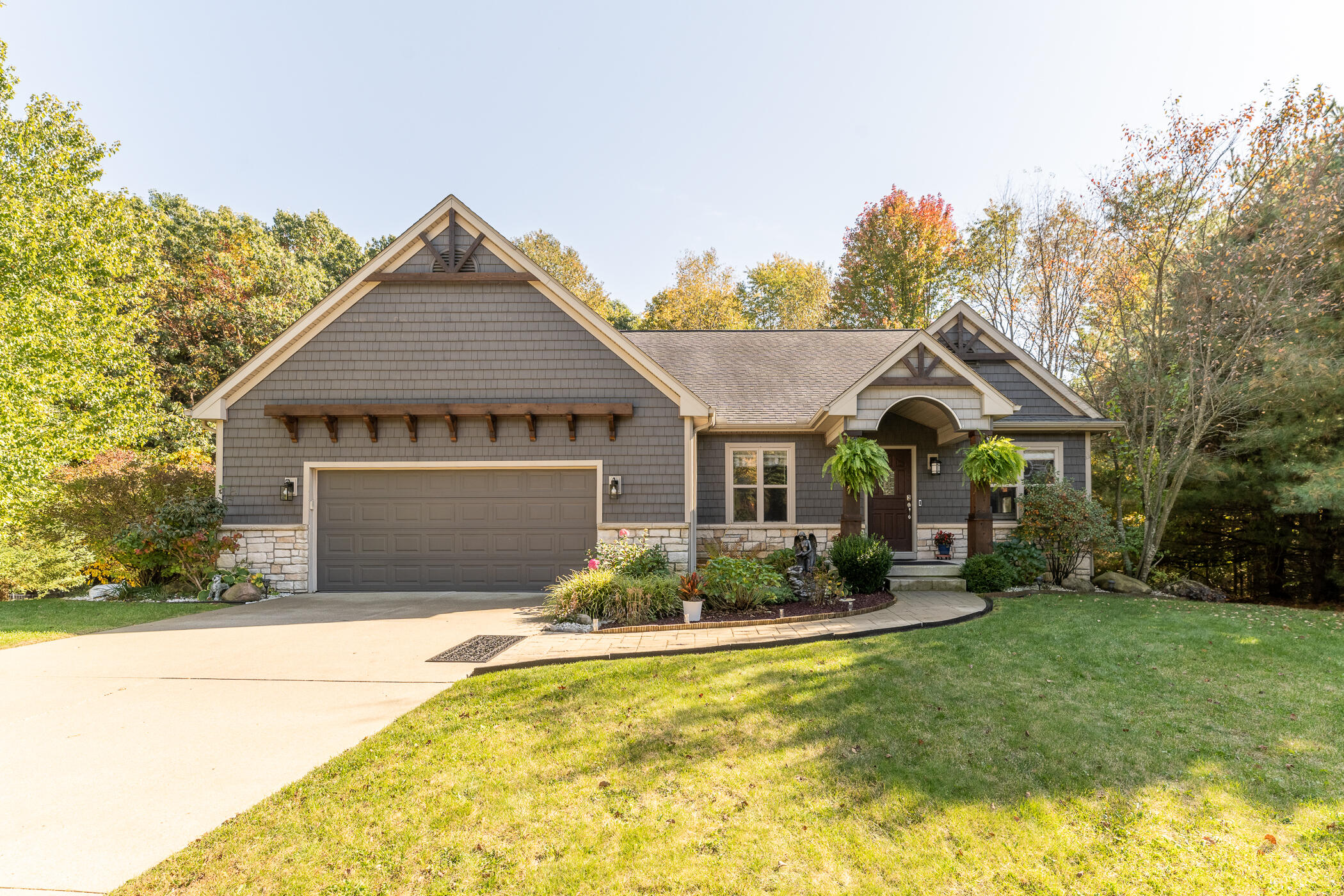 9359 Stratford Woods Trail — photo