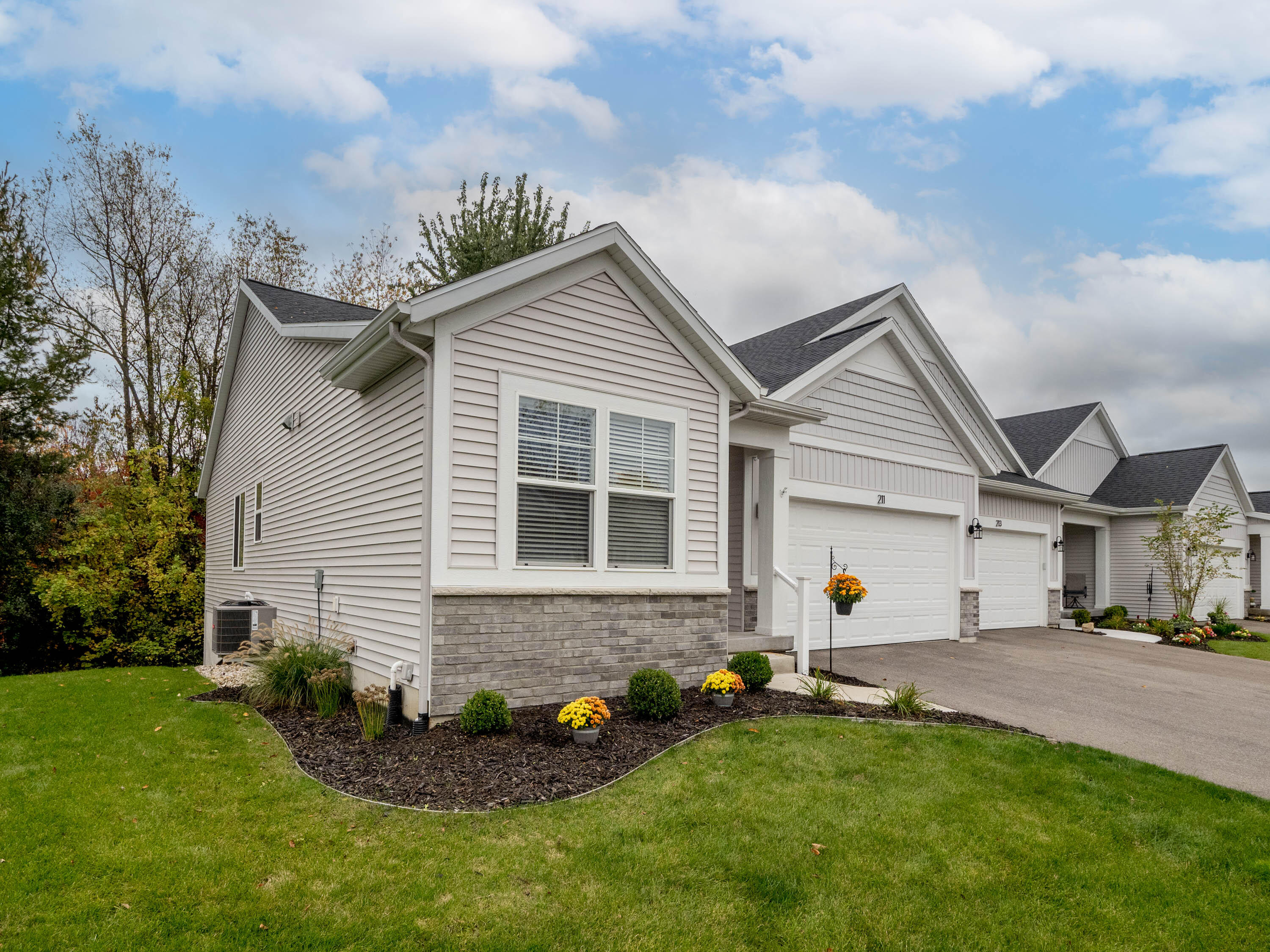 211 Hickory Valley Drive — photo