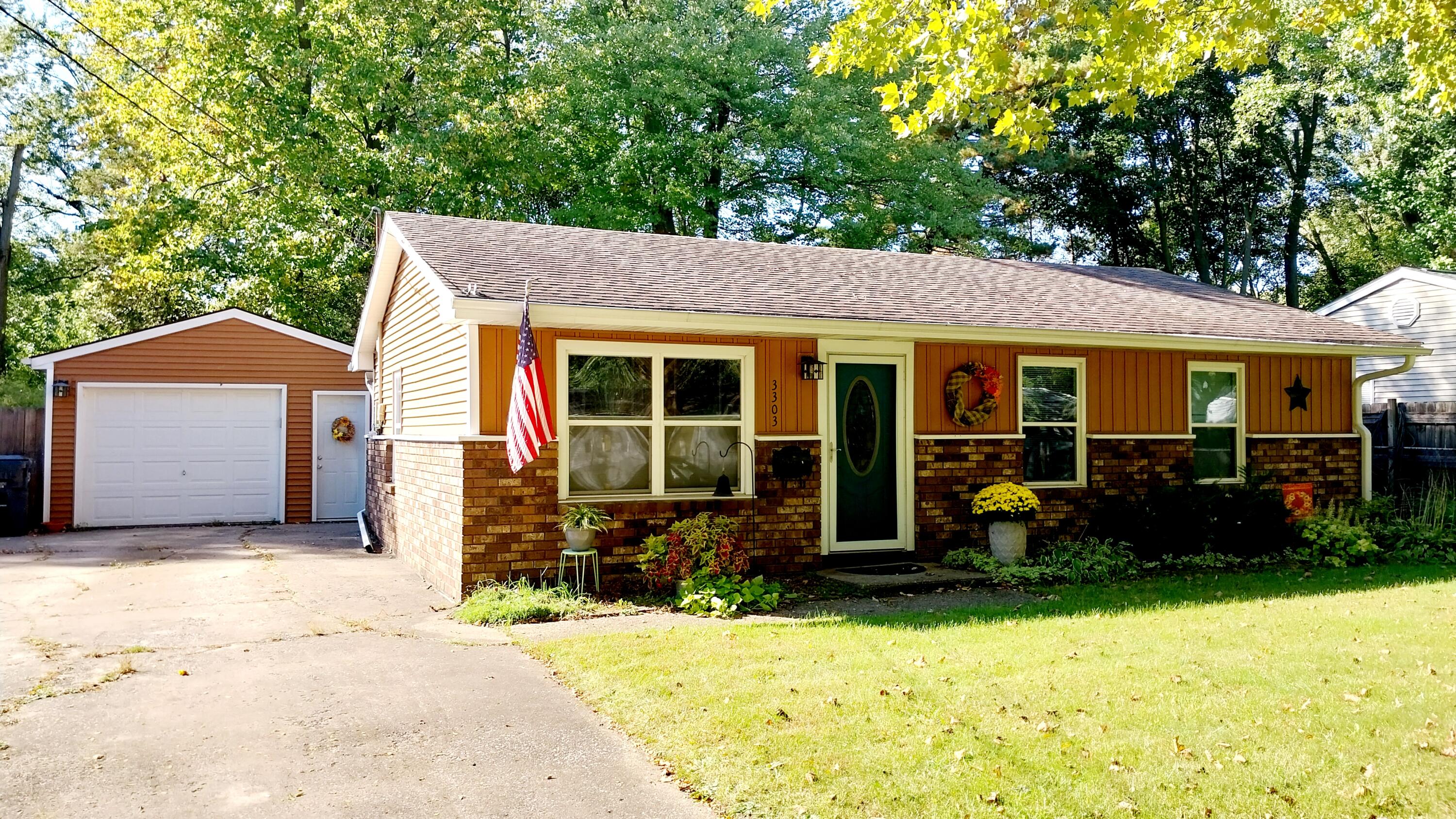 3303 Alpine Street — photo
