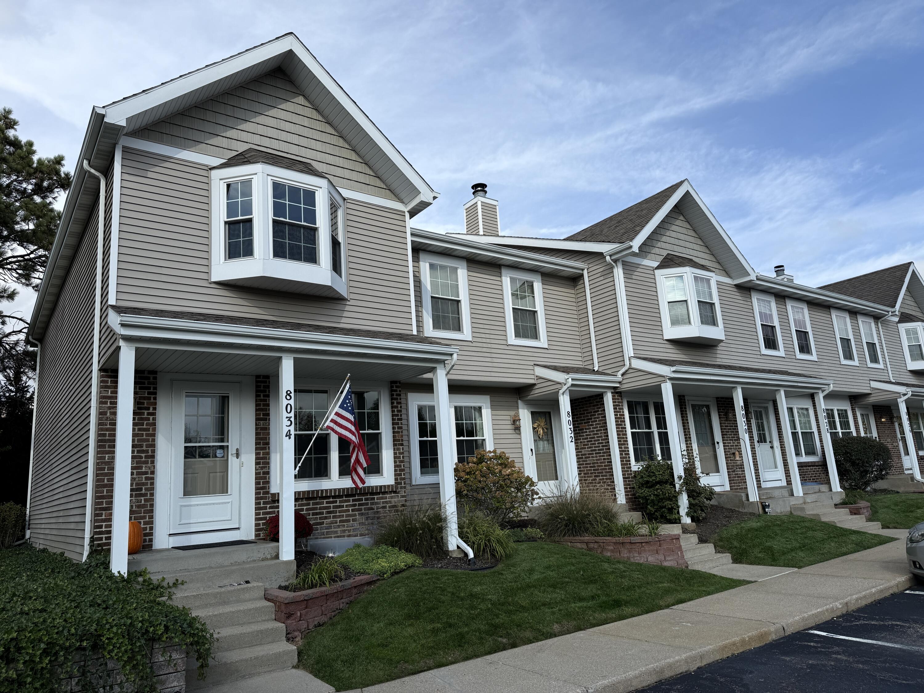 8034 Wimbledon Drive Building: 10 Unit: Unit 33 — photo
